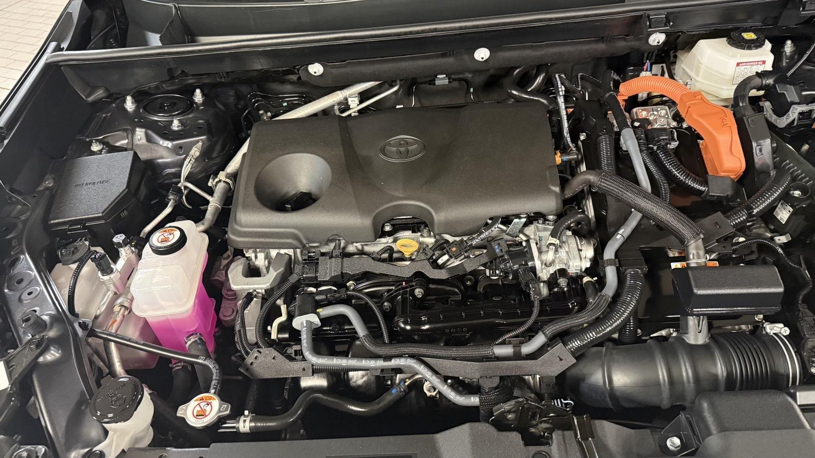 Toyota RAV4 Hybrid XLE 2025