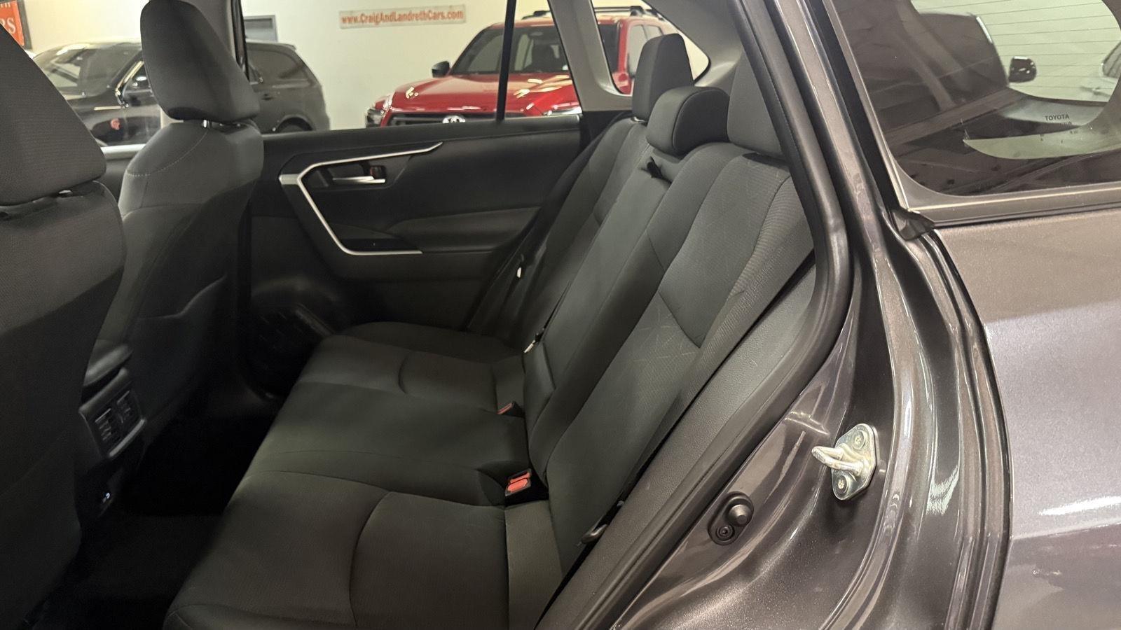 Toyota RAV4 Hybrid XLE 2025