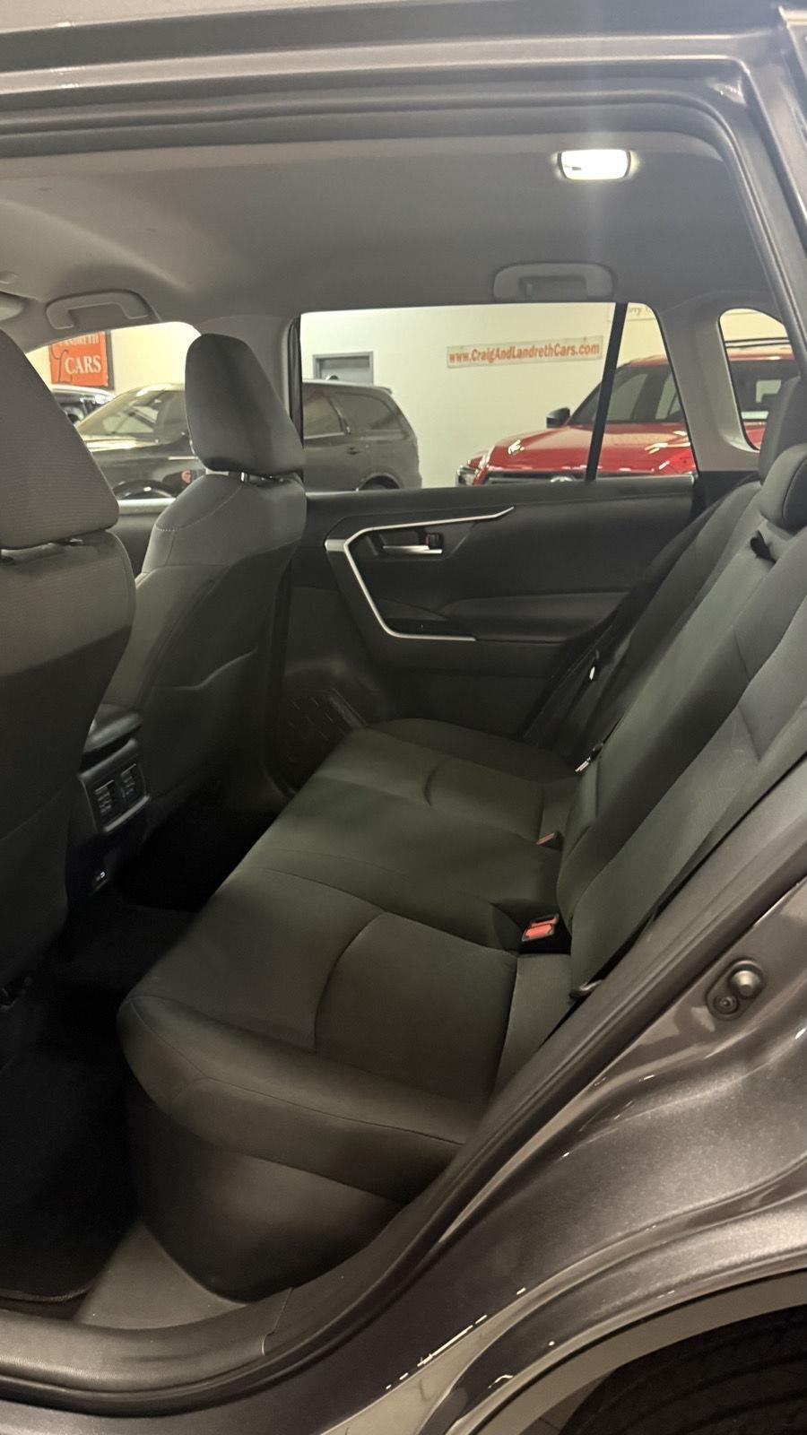 Toyota RAV4 Hybrid XLE 2025