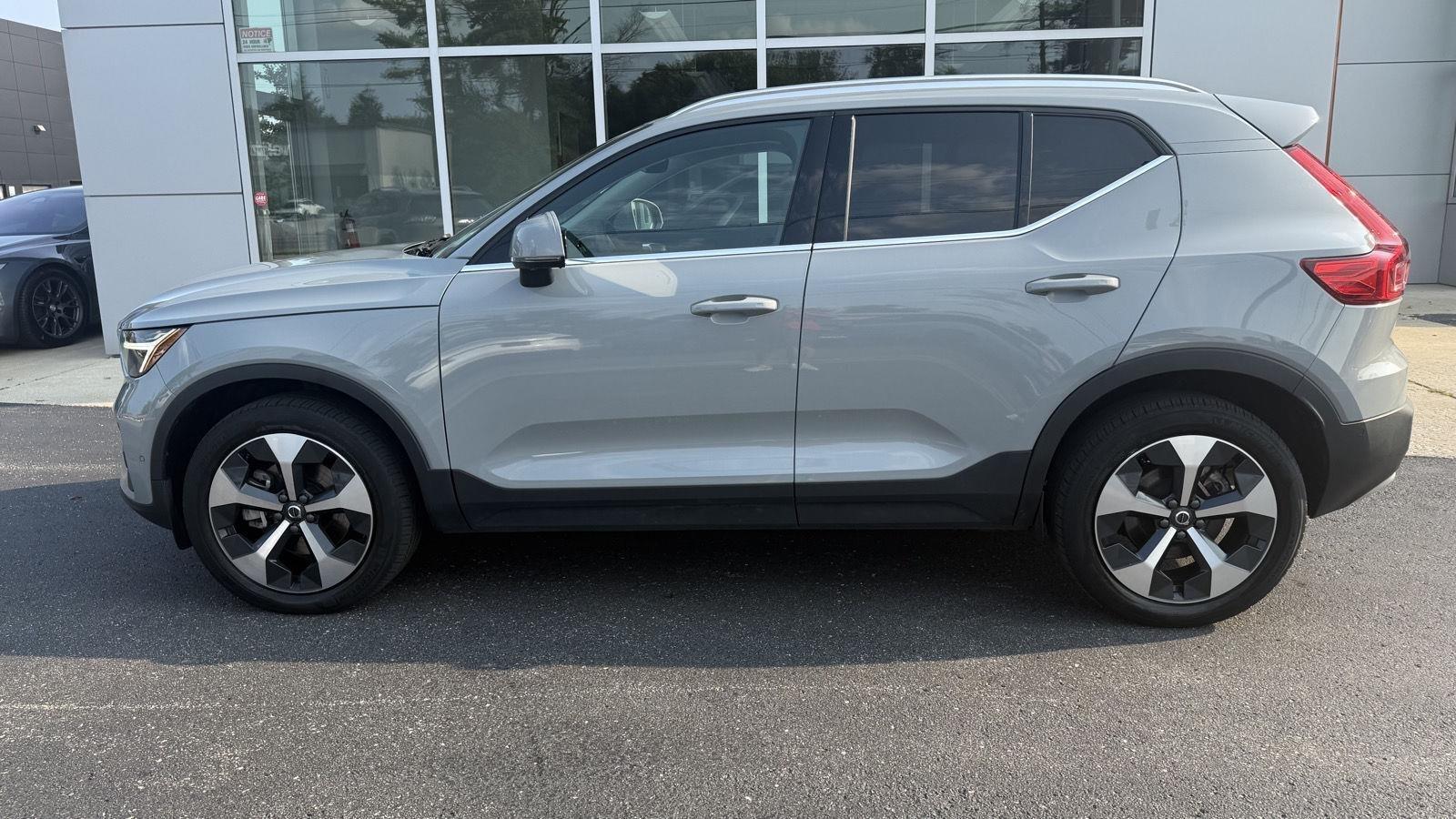 2024 Volvo XC40 B5 Plus Bright AWD