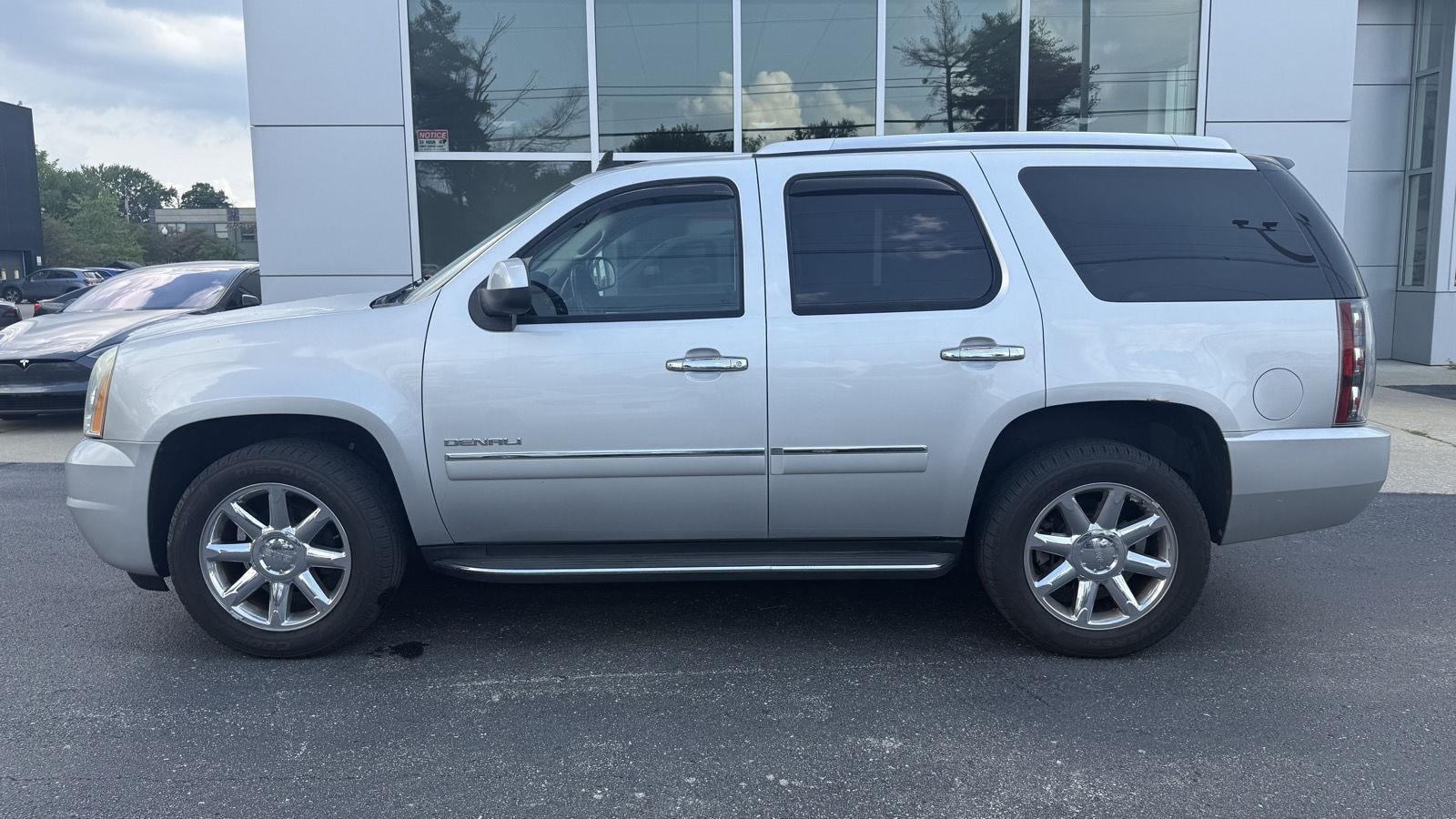 GMC Yukon Denali 4WD 2011