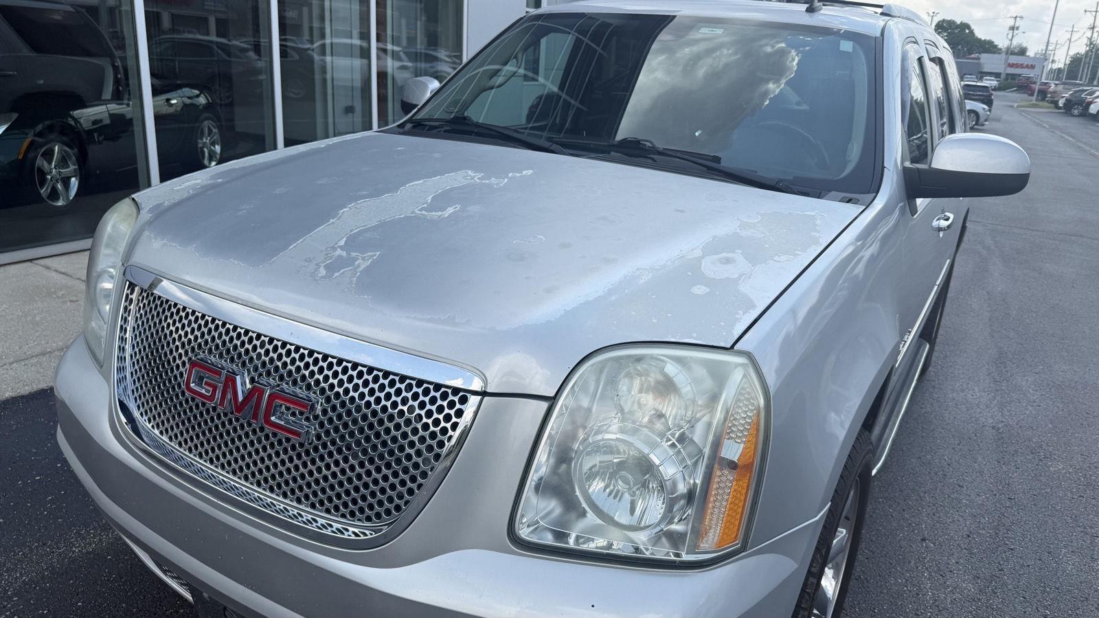 GMC Yukon Denali 4WD 2011