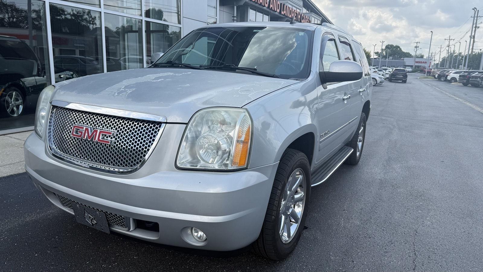 GMC Yukon Denali 4WD 2011