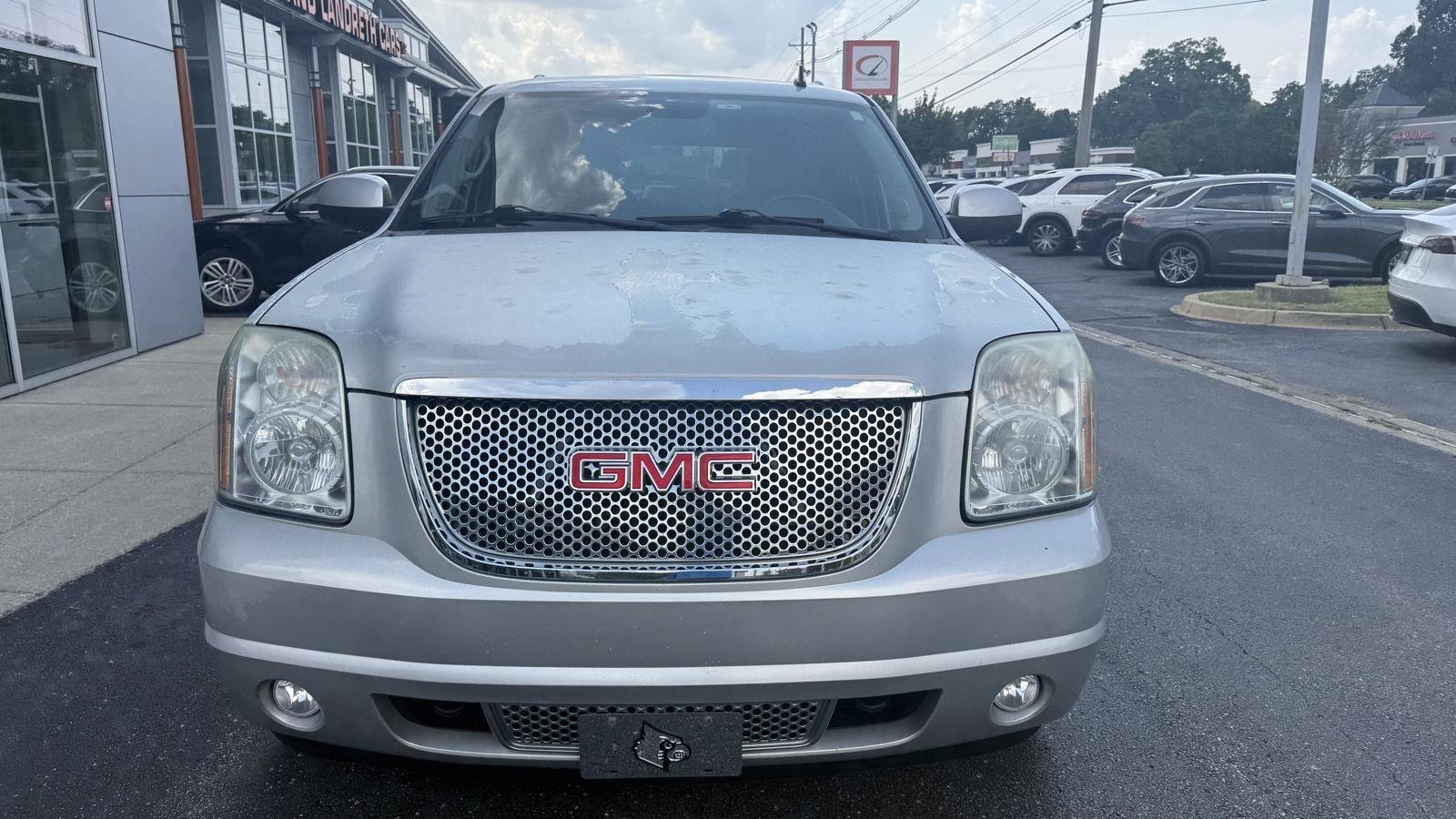 GMC Yukon Denali 4WD 2011