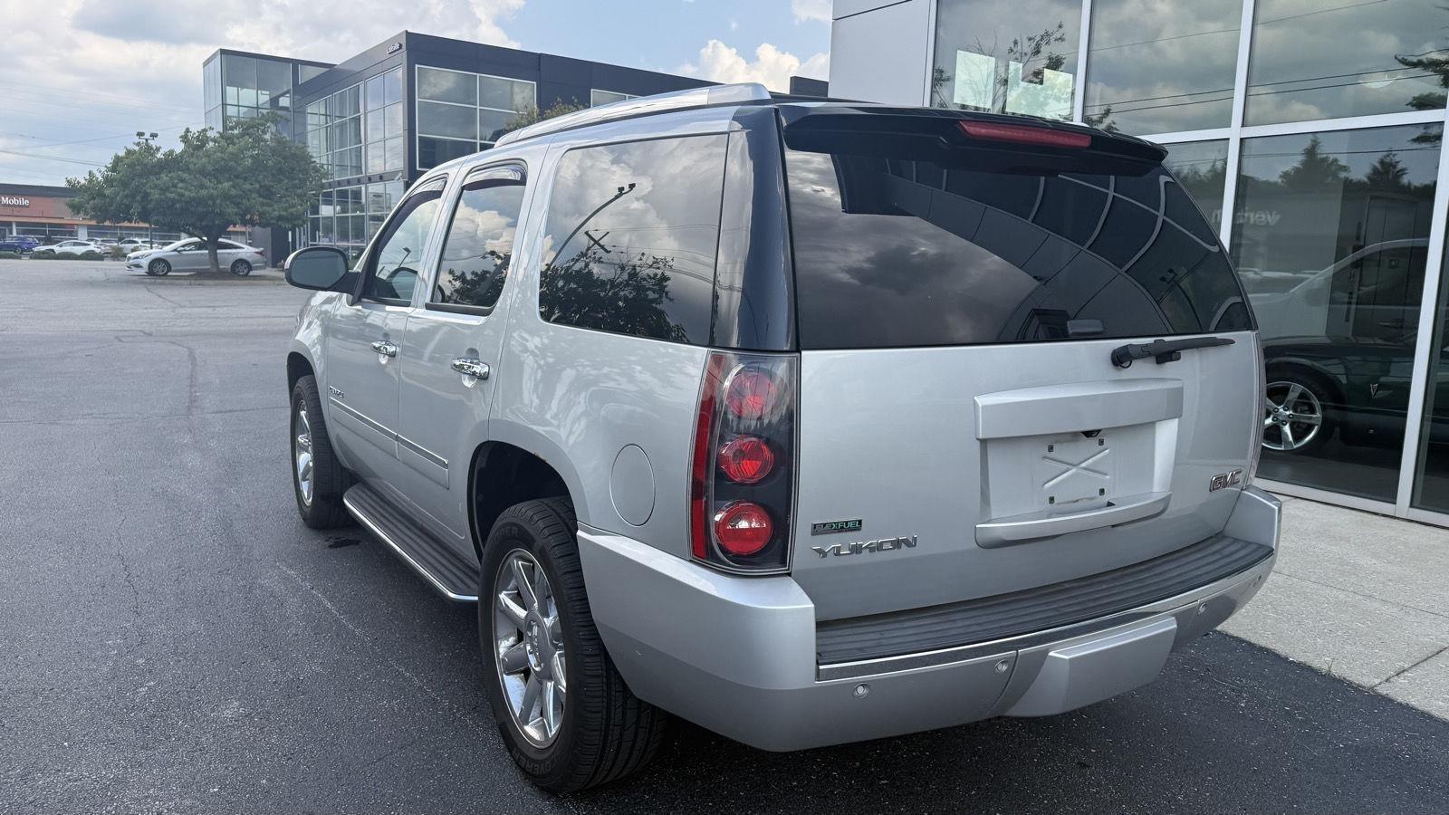 GMC Yukon Denali 4WD 2011