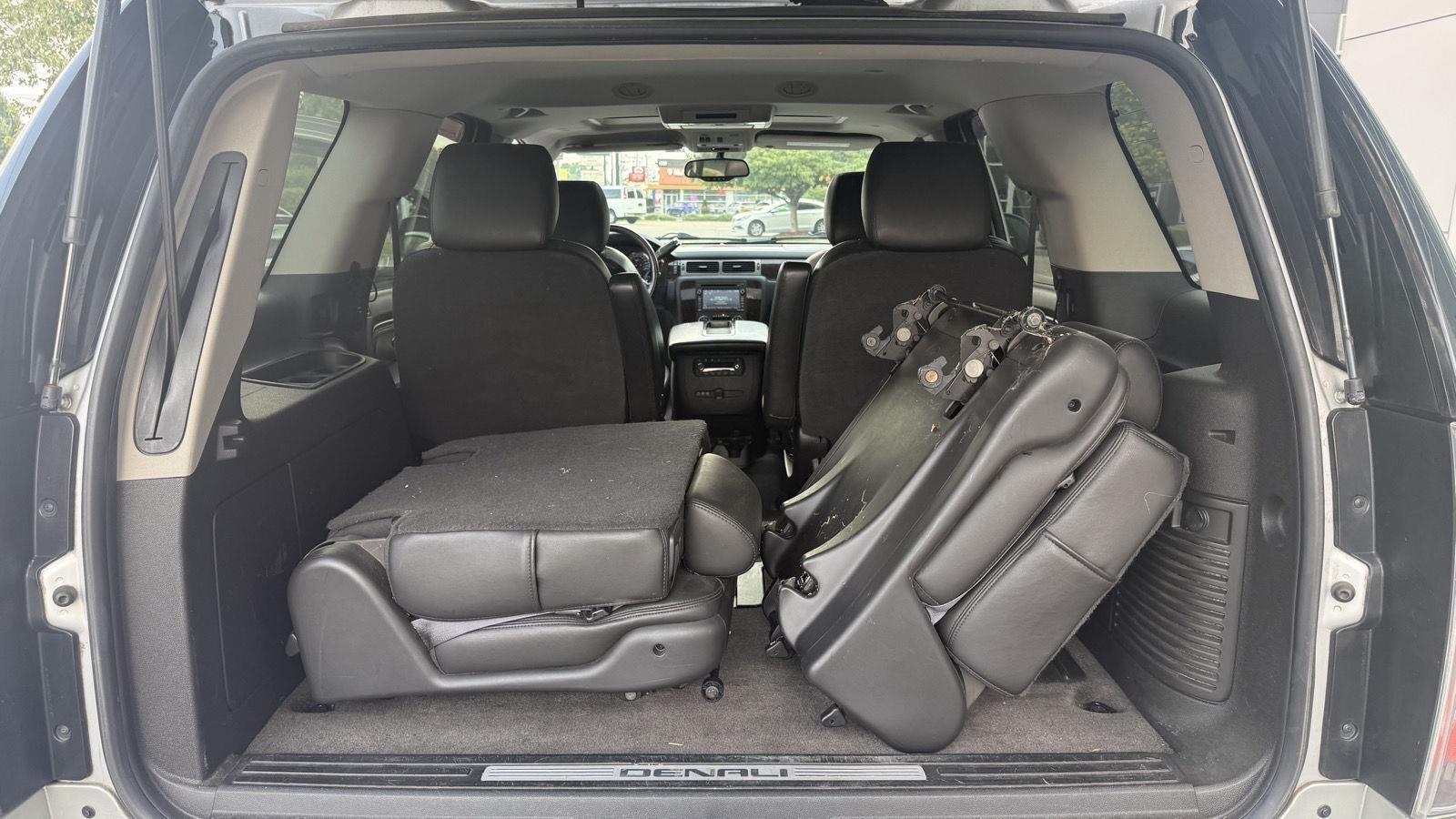 GMC Yukon Denali 4WD 2011