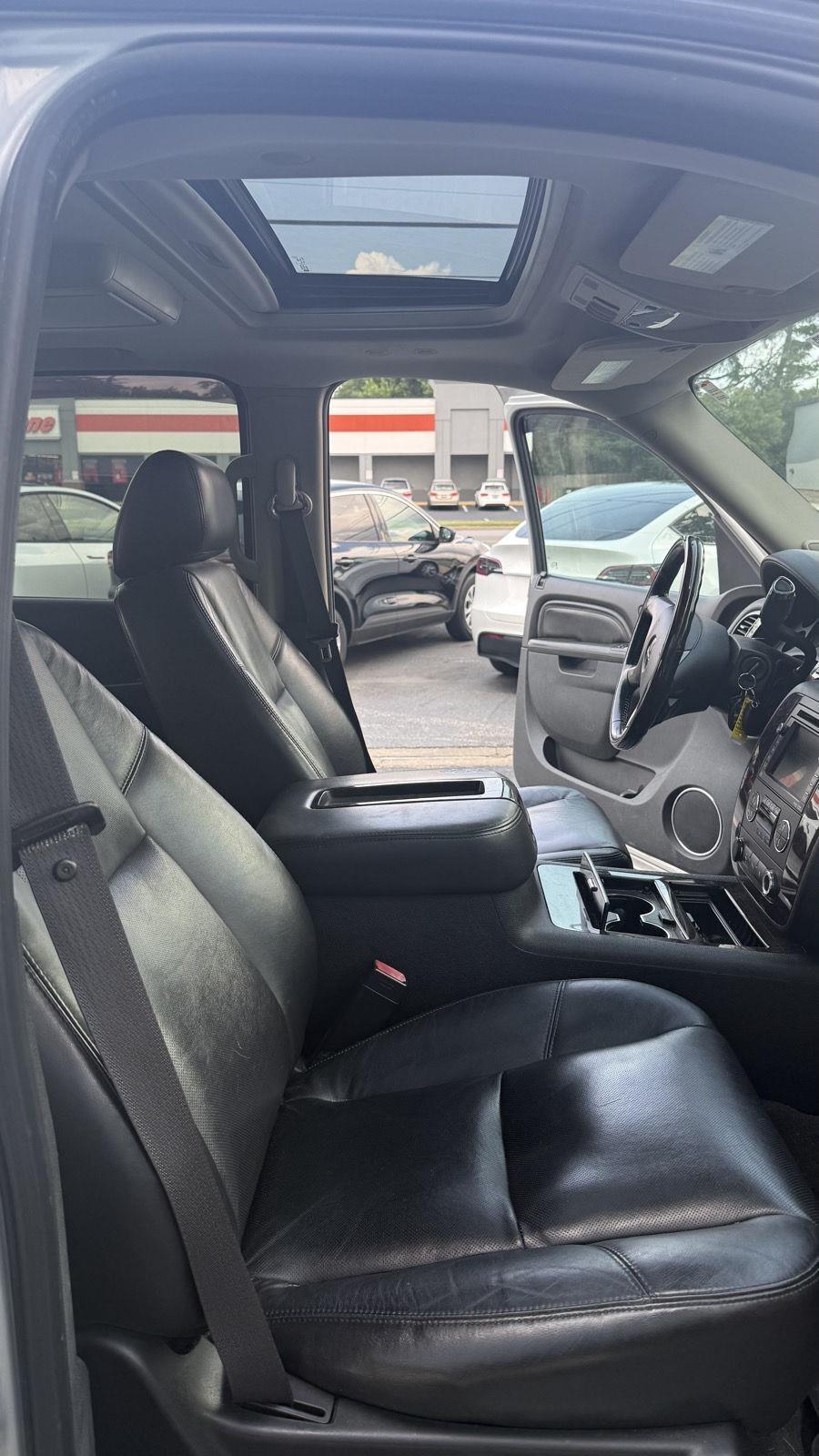GMC Yukon Denali 4WD 2011