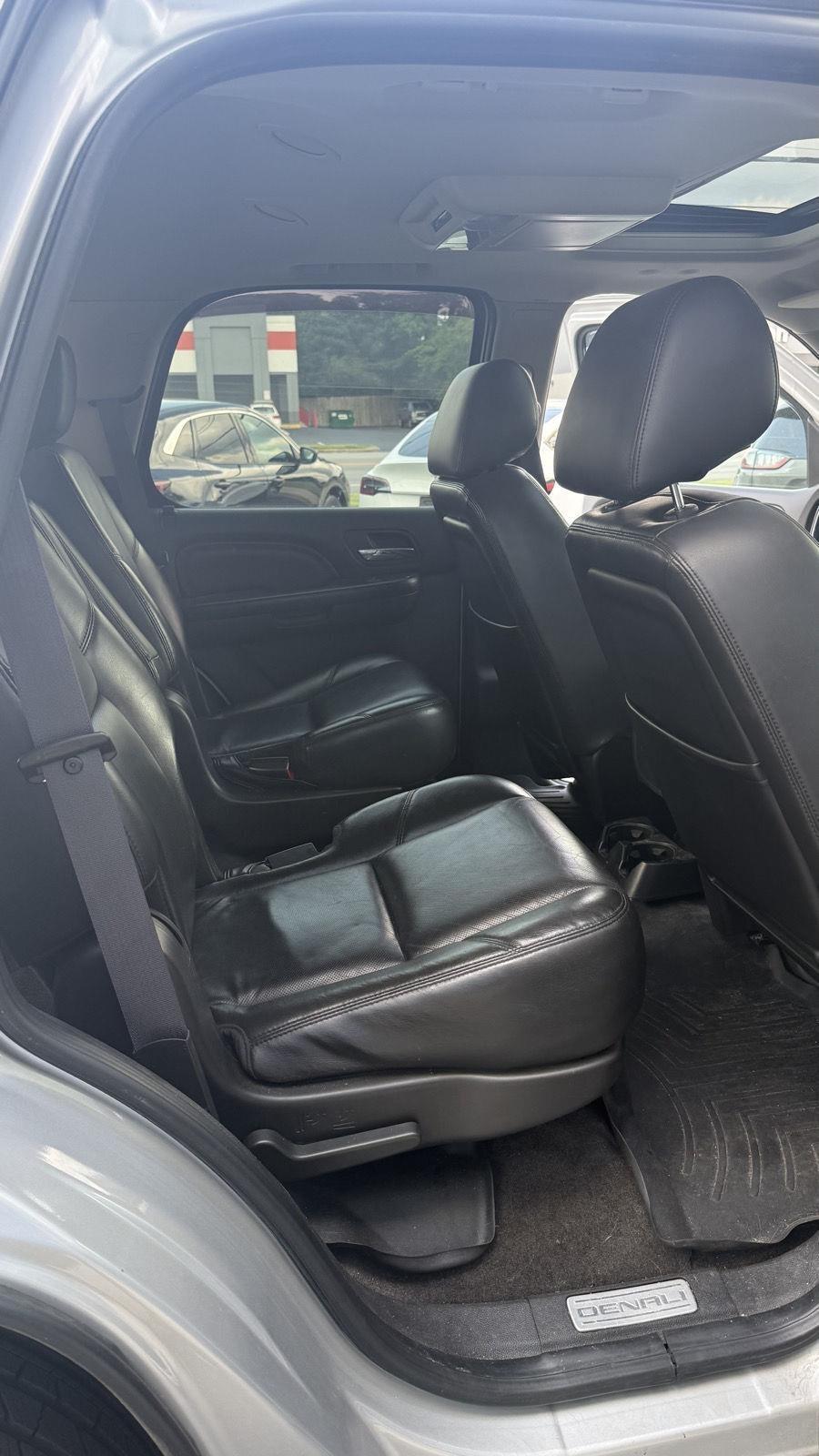 GMC Yukon Denali 4WD 2011