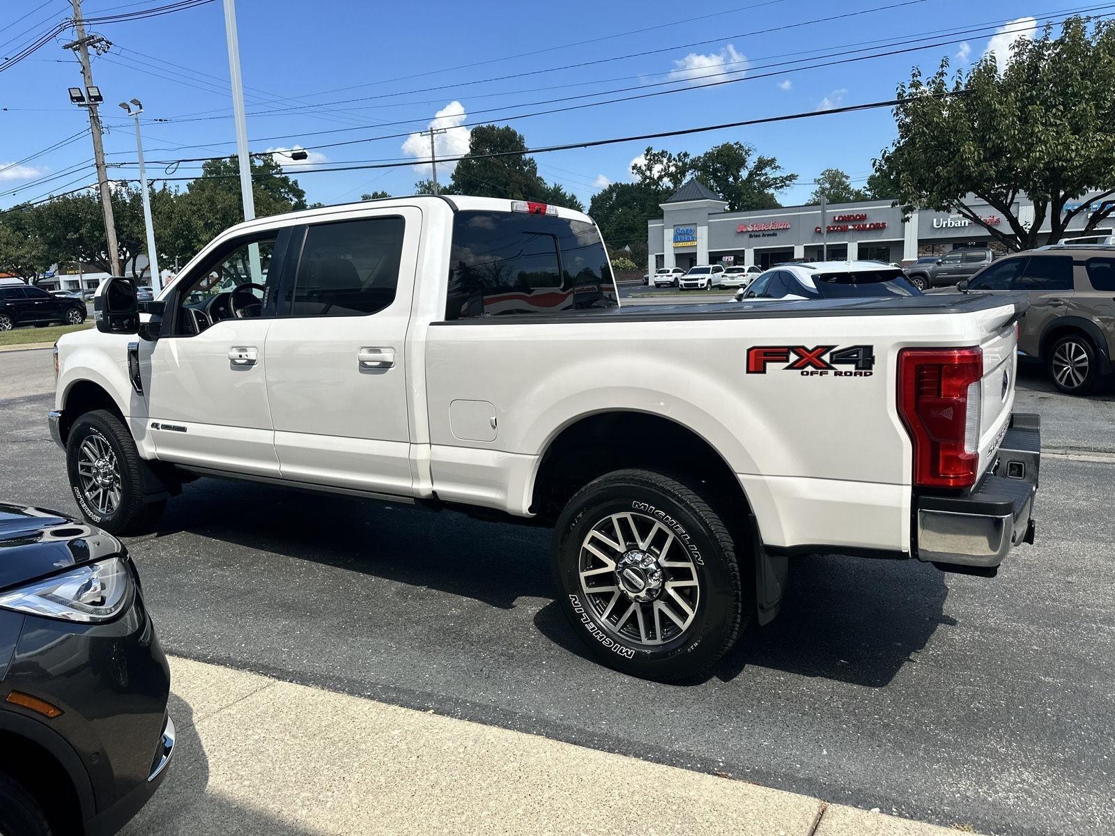 Ford F-250 SD Lariat Crew Cab 4WD 2018