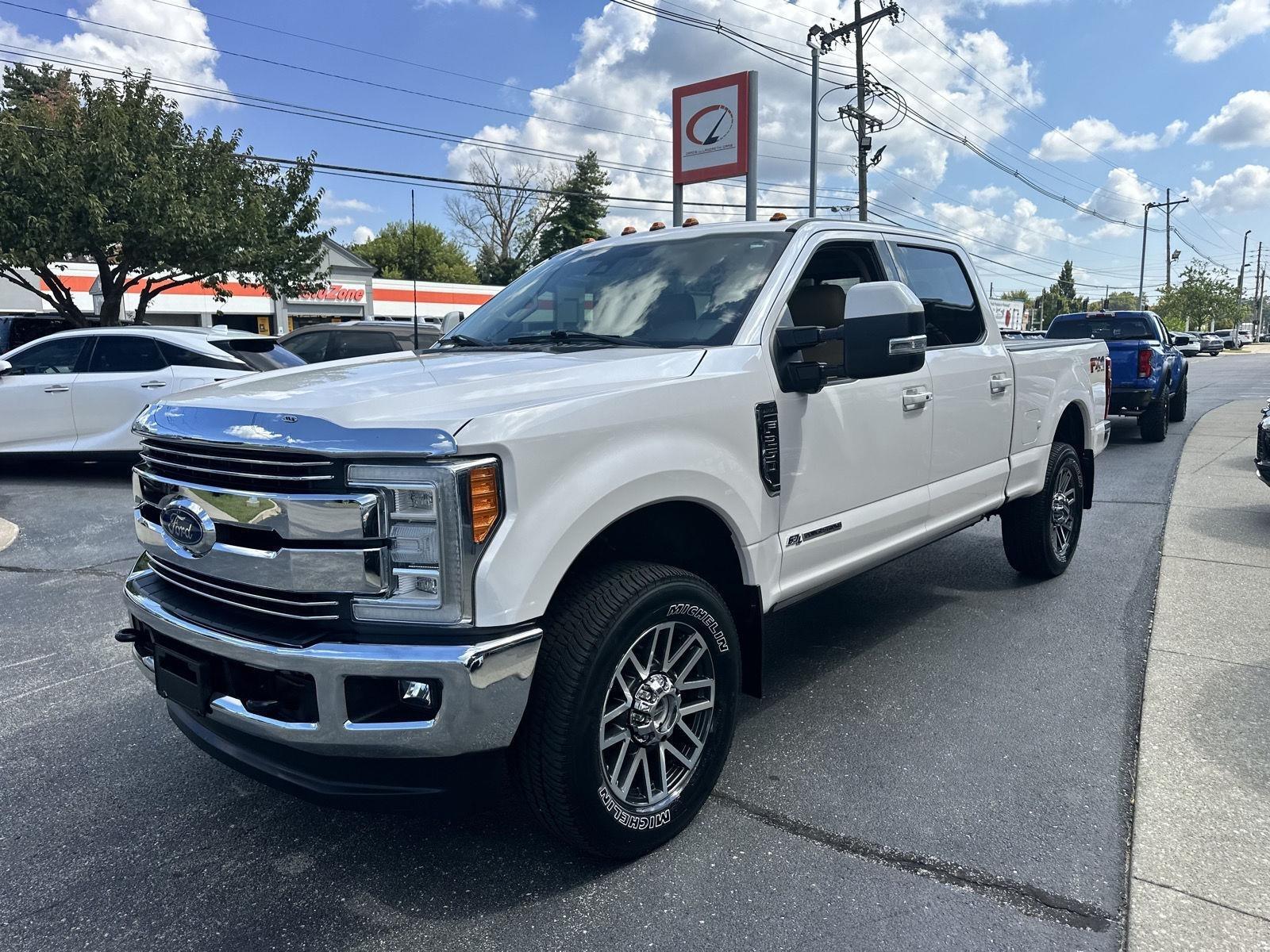 Ford F-250 SD Lariat Crew Cab 4WD 2018