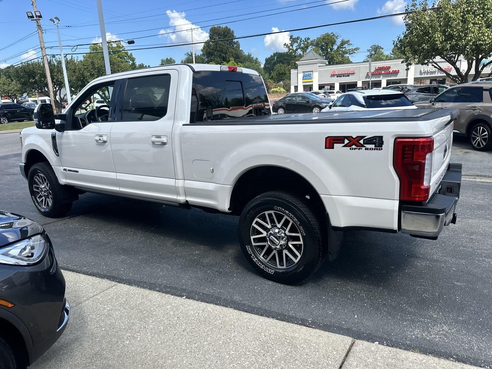 Ford F-250 SD Lariat Crew Cab 4WD 2018