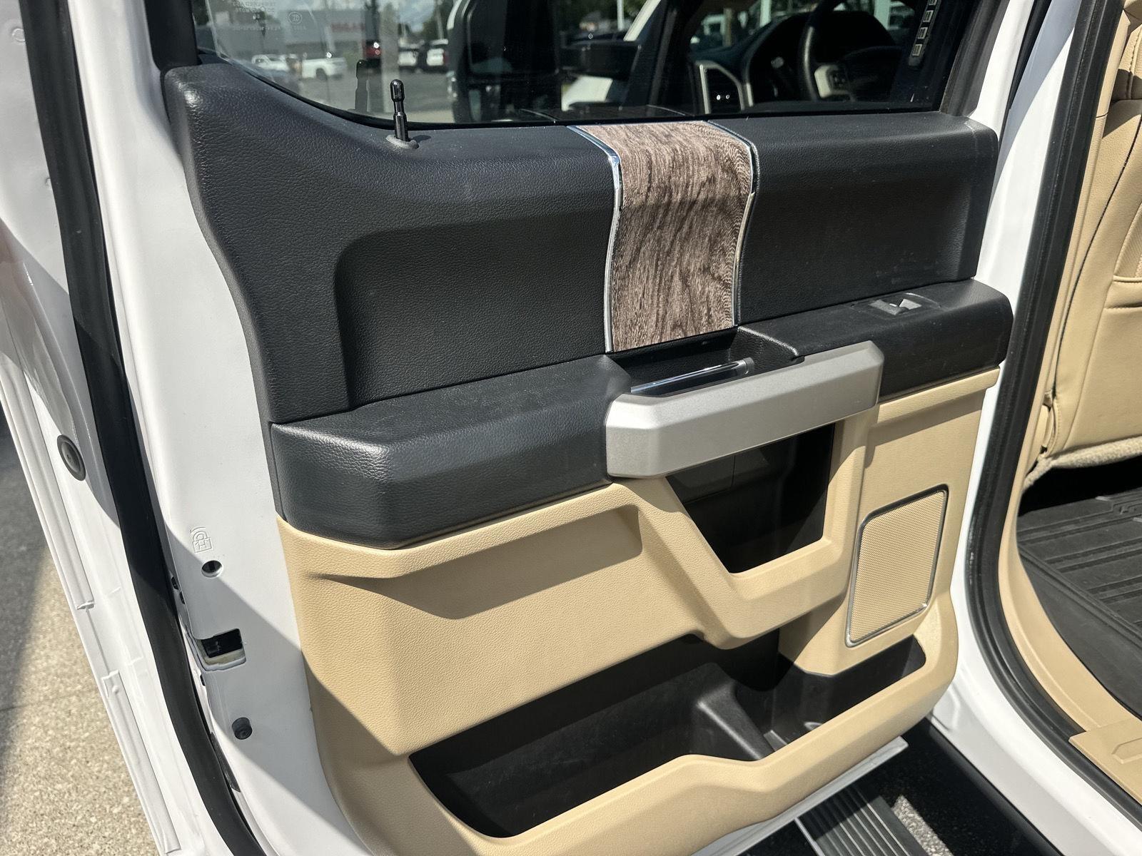Ford F-250 SD Lariat Crew Cab 4WD 2018