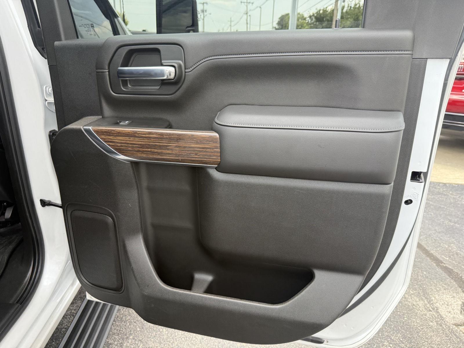 Chevrolet Silverado 2500HD High Country Crew Cab Long Box 4WD 2022