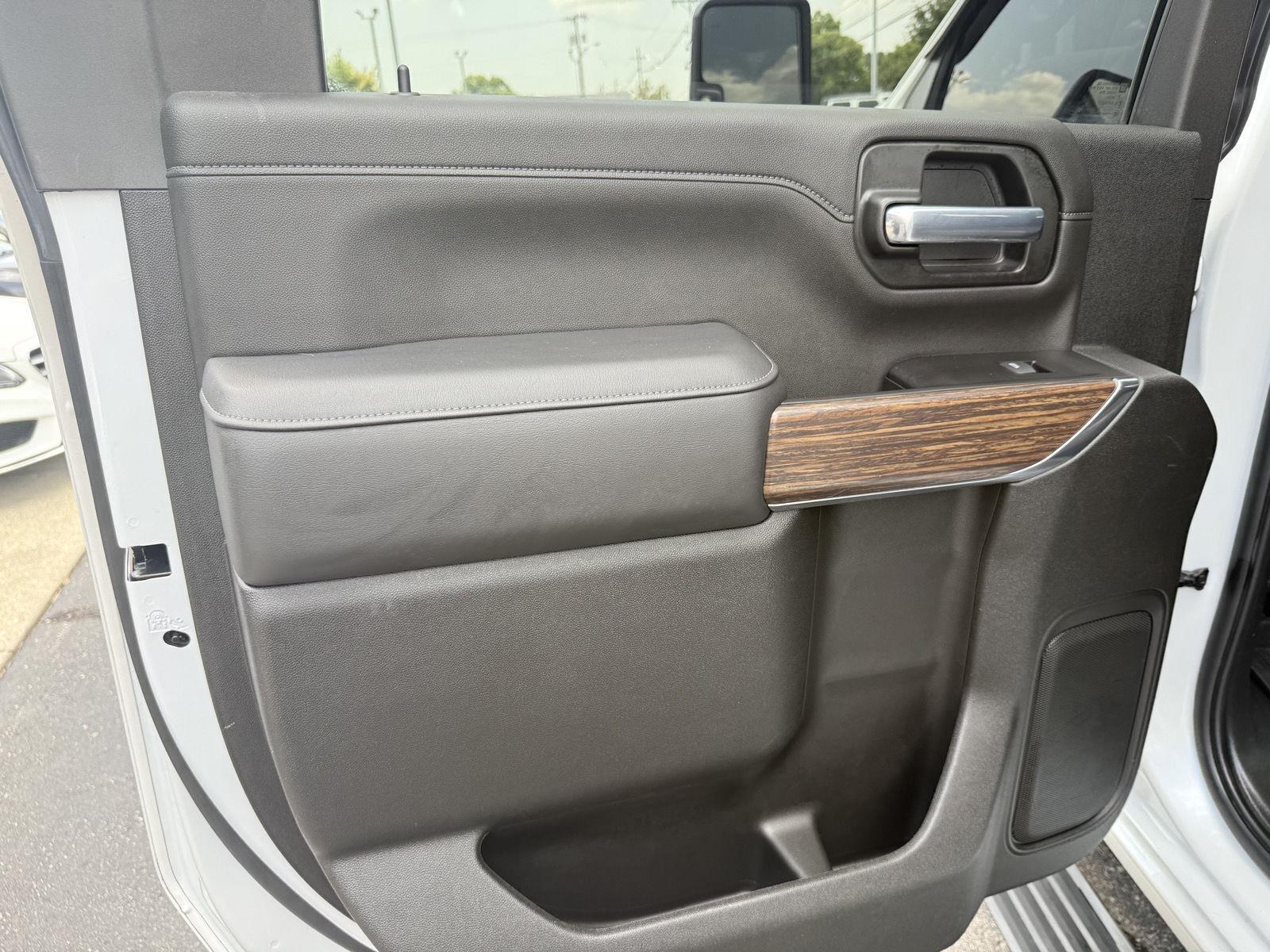 Chevrolet Silverado 2500HD High Country Crew Cab Long Box 4WD 2022