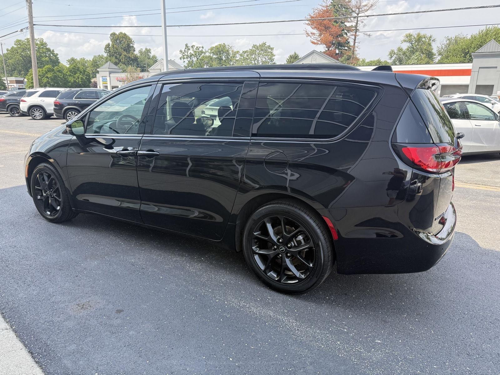 Chrysler Pacifica Limited 2025