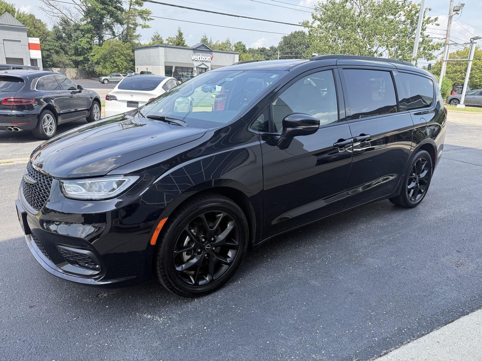 Chrysler Pacifica Limited 2025