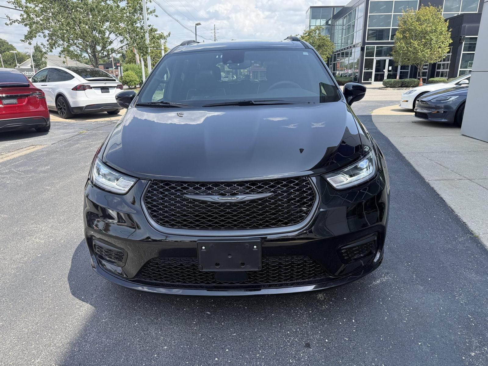 Chrysler Pacifica Limited 2025