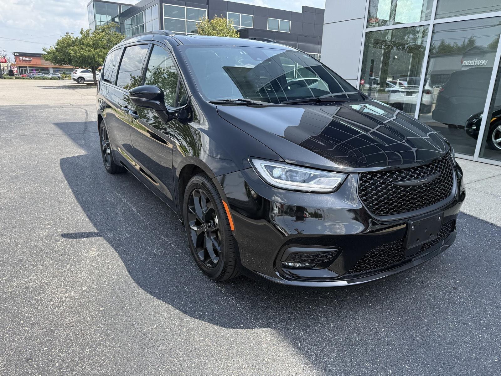 Chrysler Pacifica Limited 2025