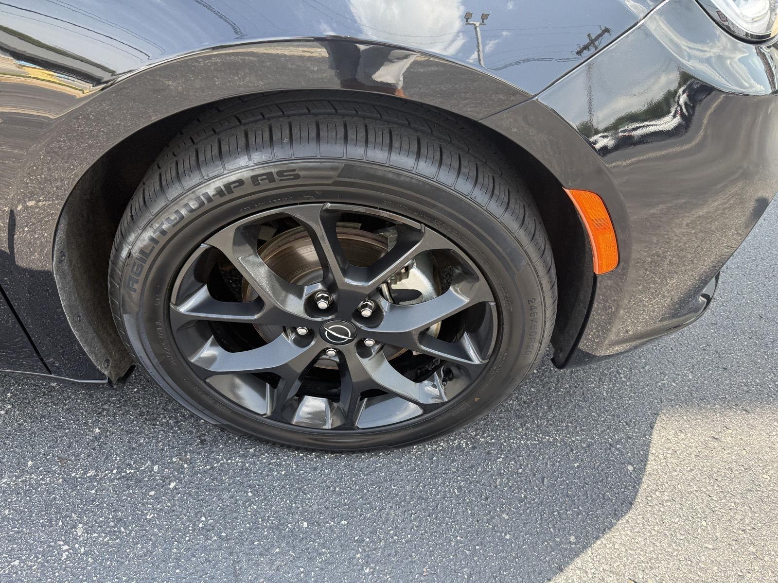 Chrysler Pacifica Limited 2025