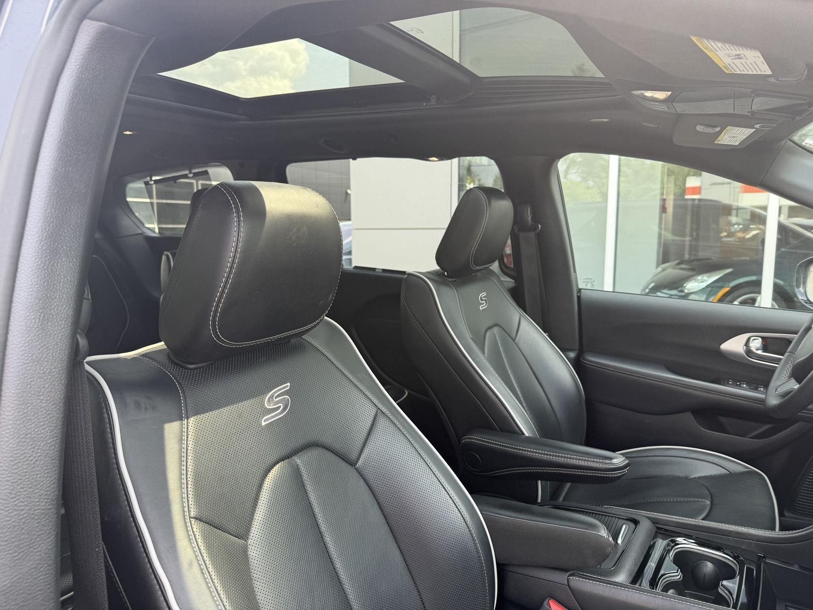 Chrysler Pacifica Limited 2025