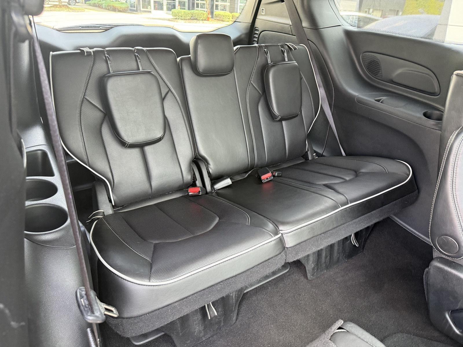 Chrysler Pacifica Limited 2025