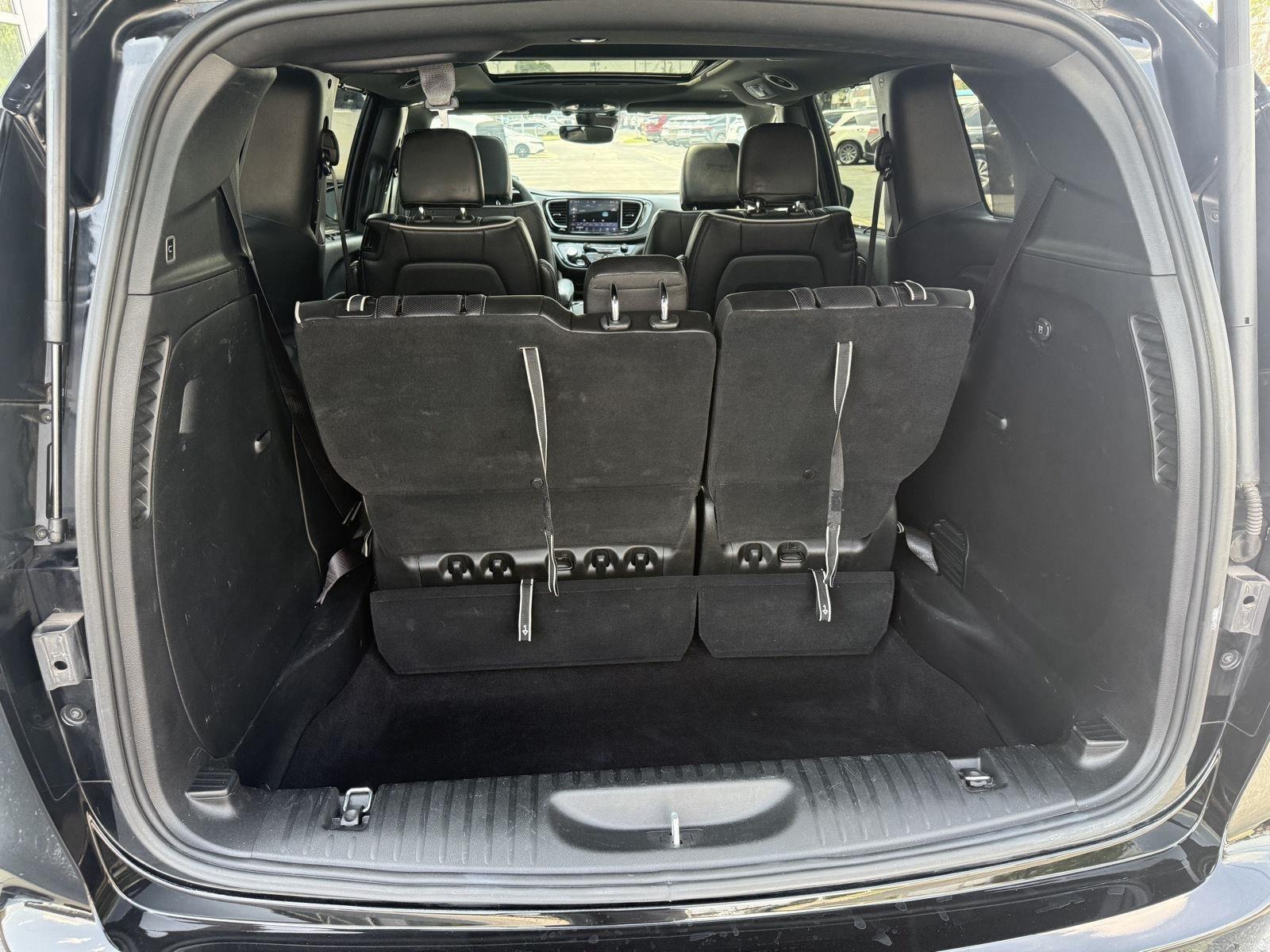 Chrysler Pacifica Limited 2025