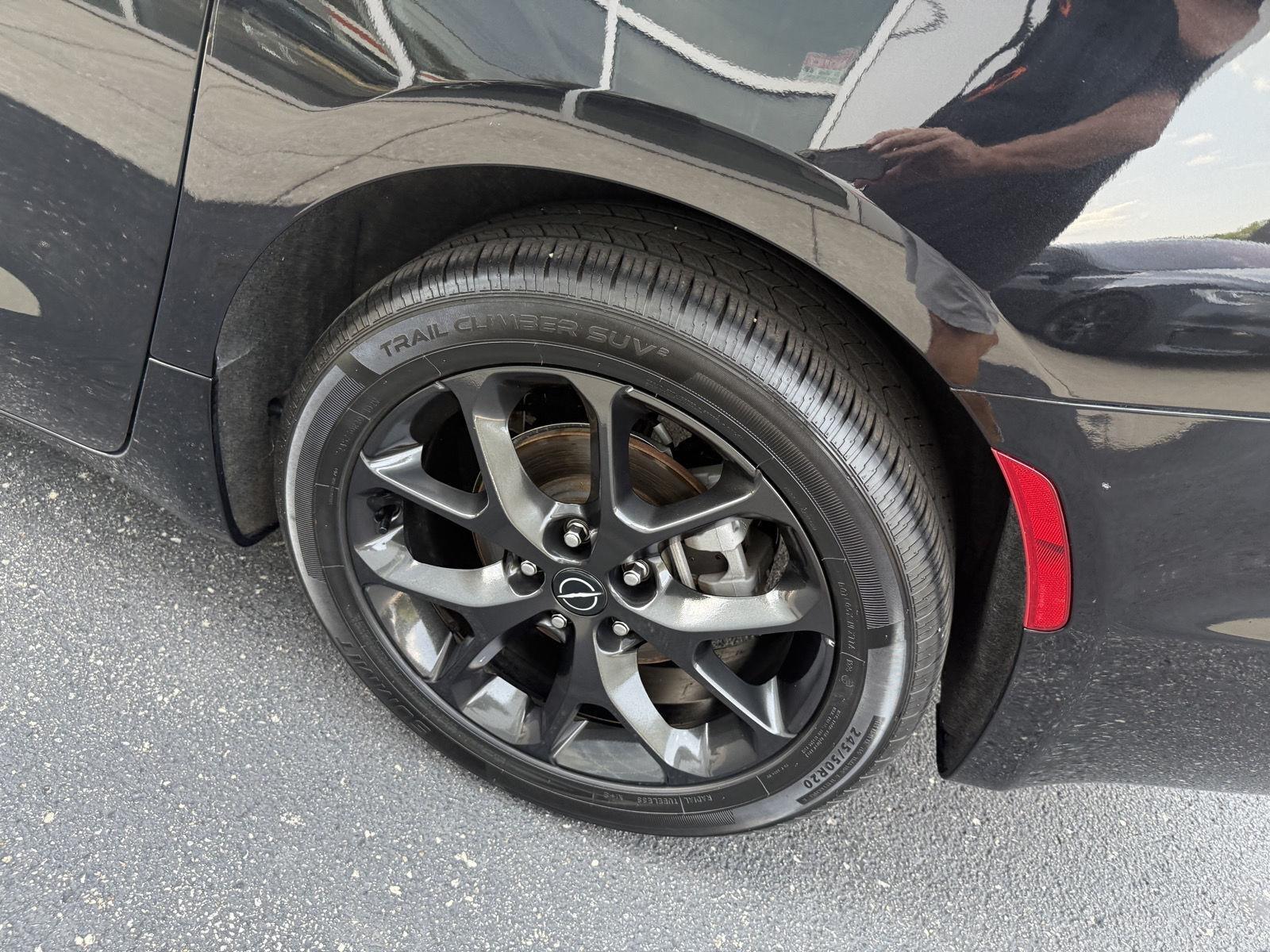 Chrysler Pacifica Limited 2025