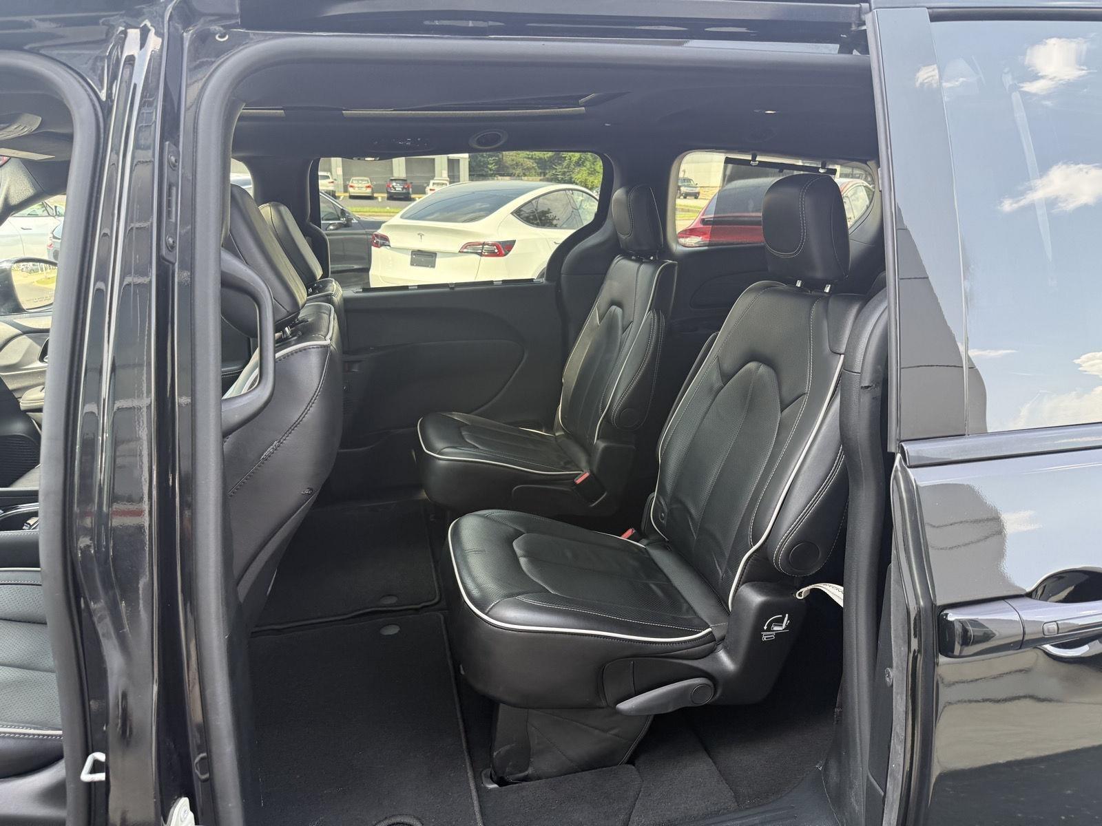 Chrysler Pacifica Limited 2025
