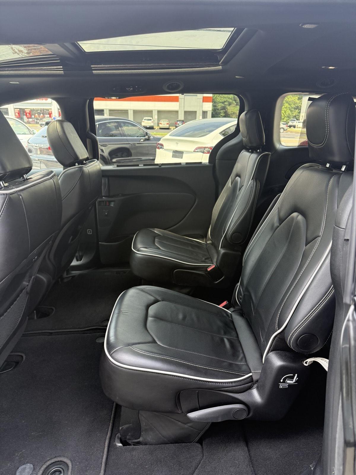 Chrysler Pacifica Limited 2025