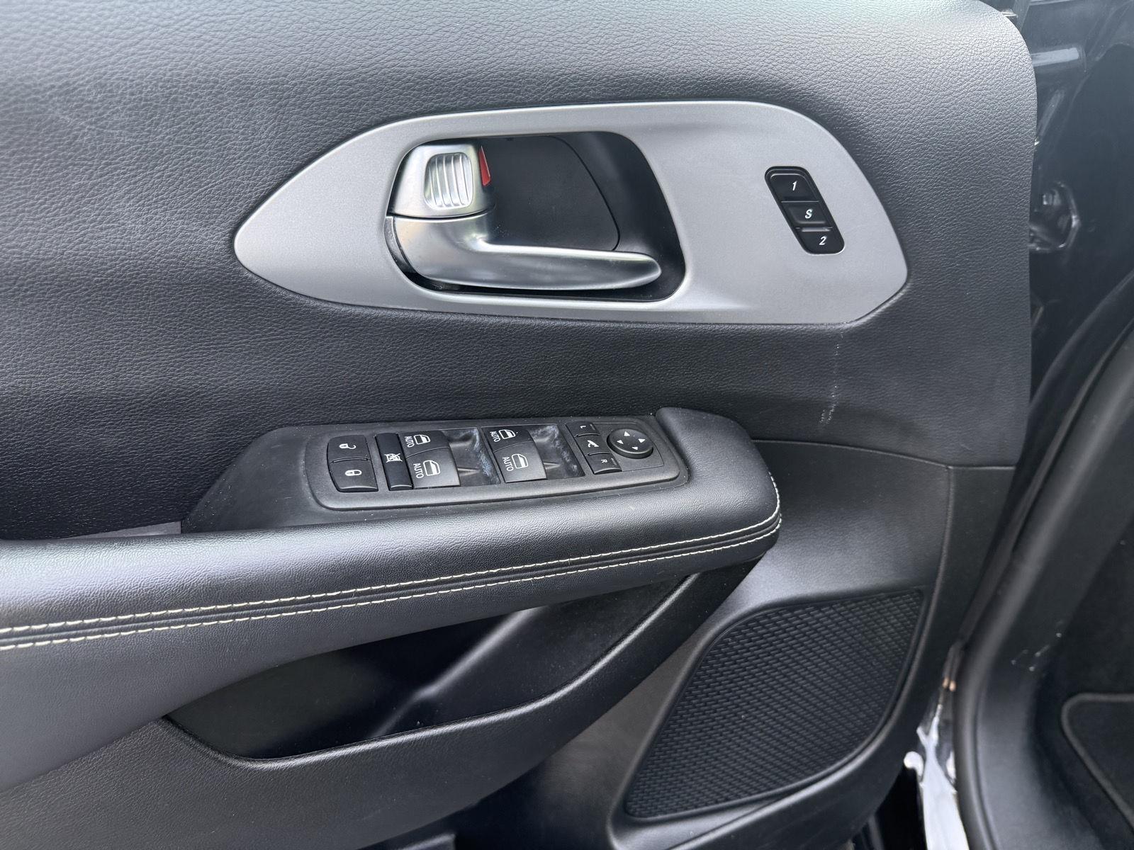 Chrysler Pacifica Limited 2025