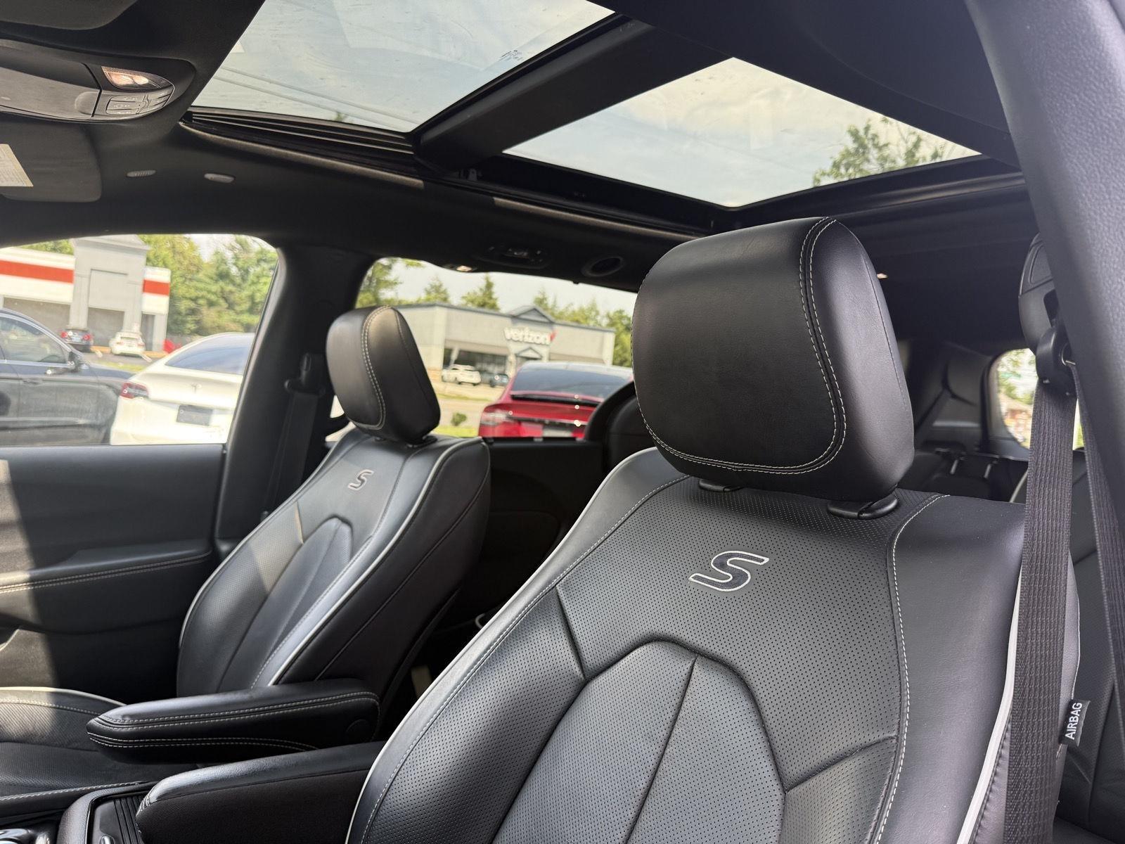 Chrysler Pacifica Limited 2025
