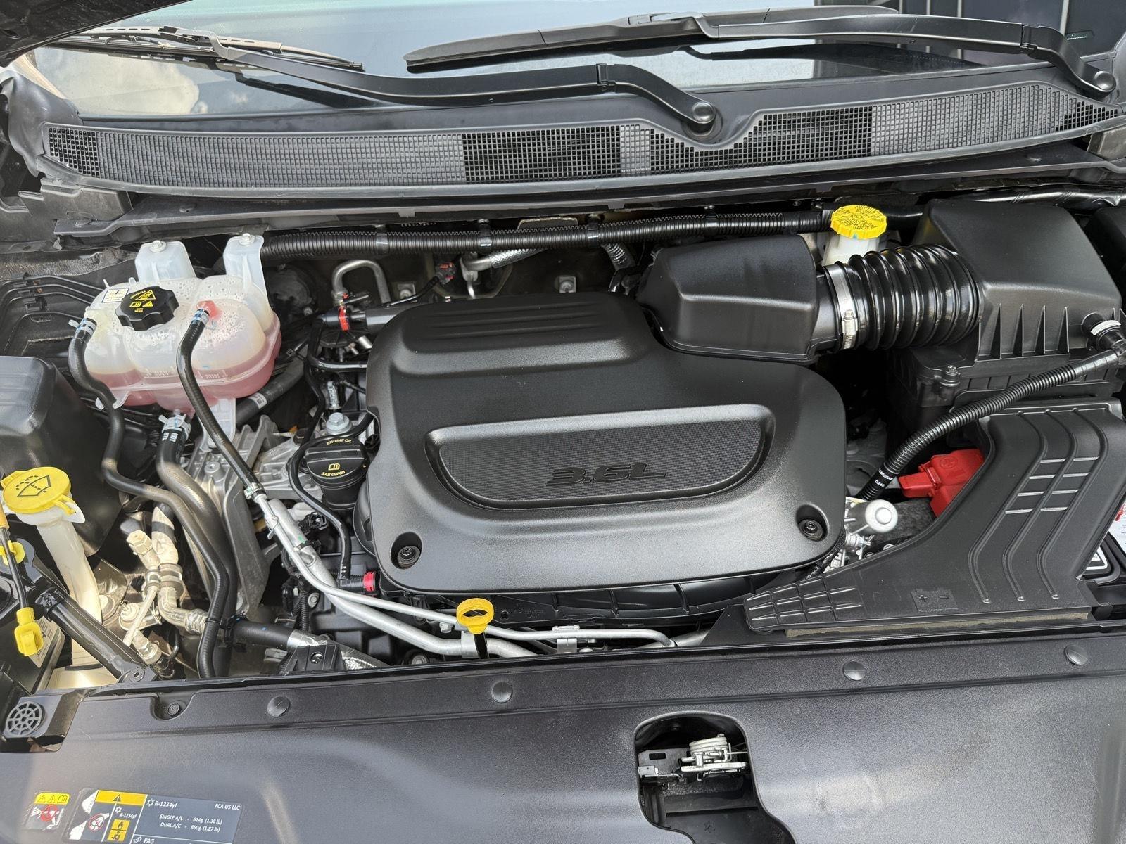 Chrysler Pacifica Limited 2025