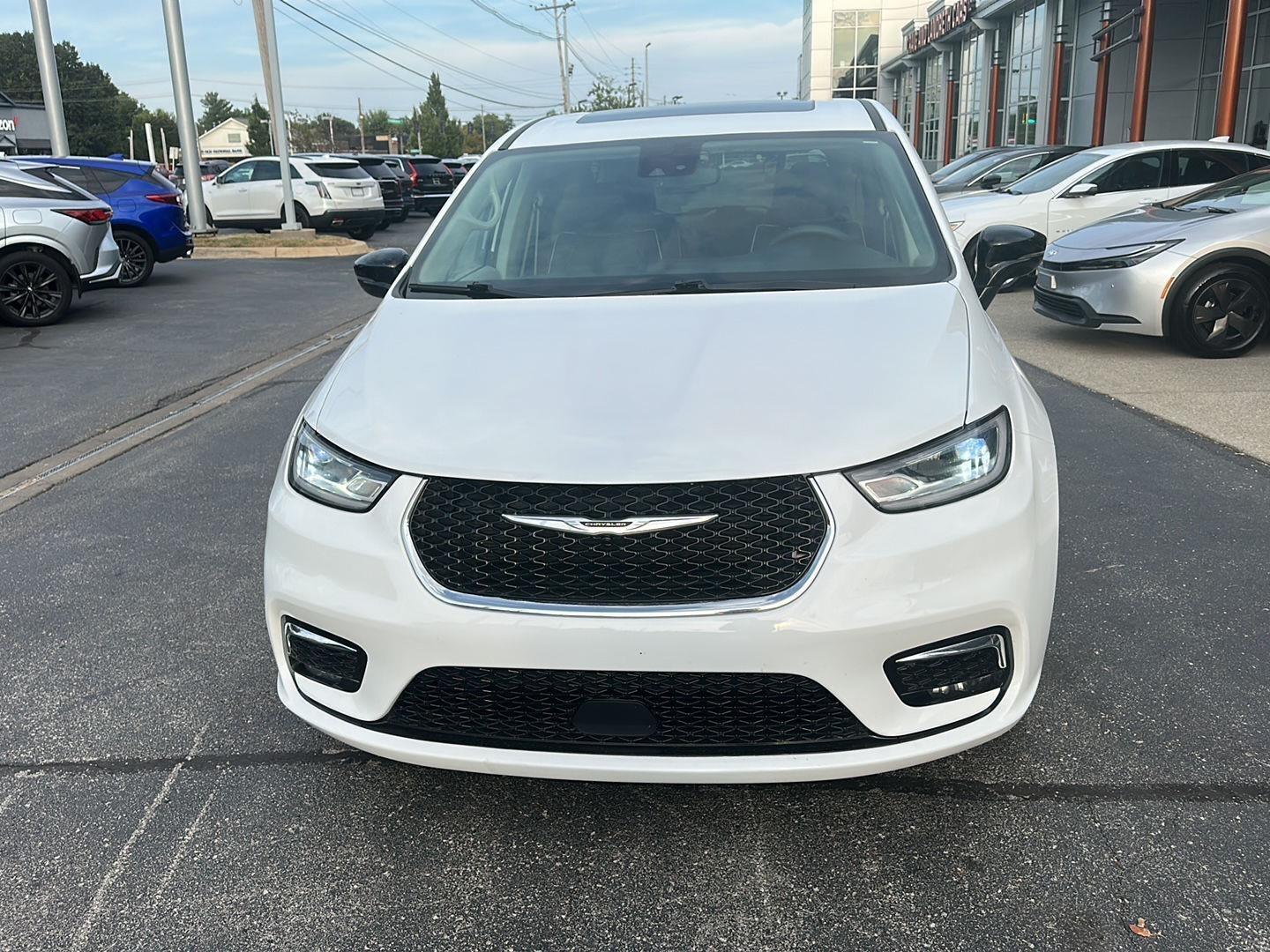 Chrysler Pacifica Limited 2024