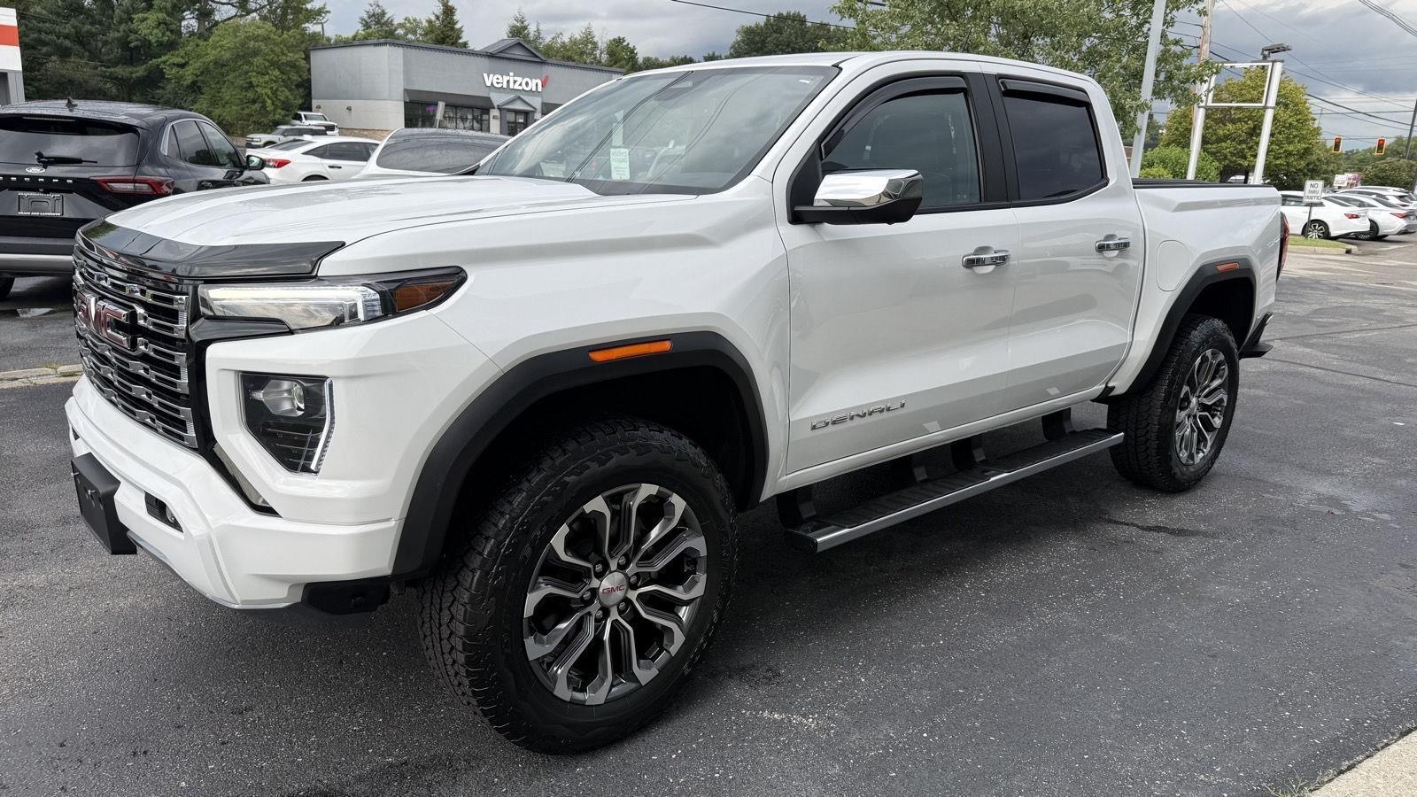 GMC Canyon Denali Crew Cab 4WD 2023