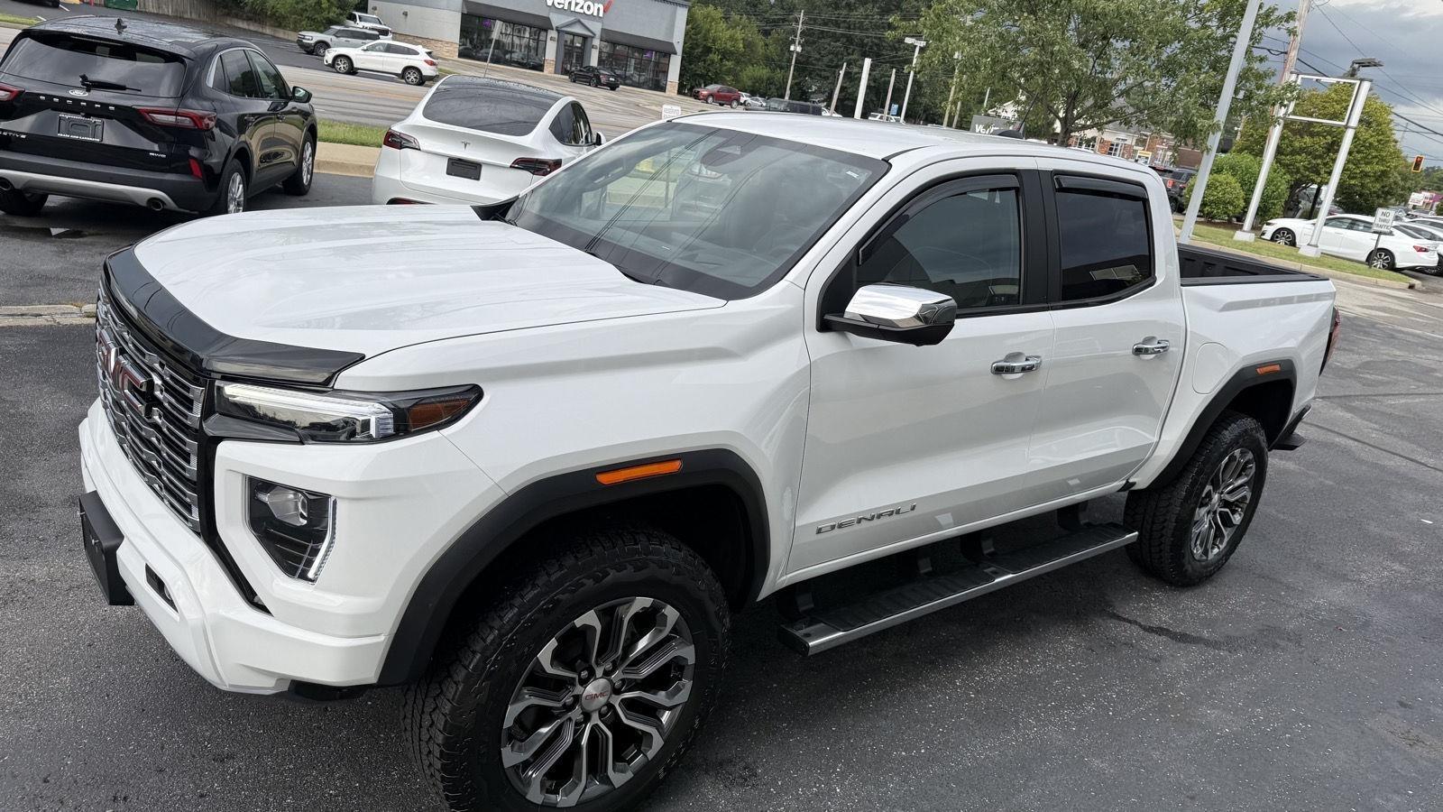 GMC Canyon Denali Crew Cab 4WD 2023