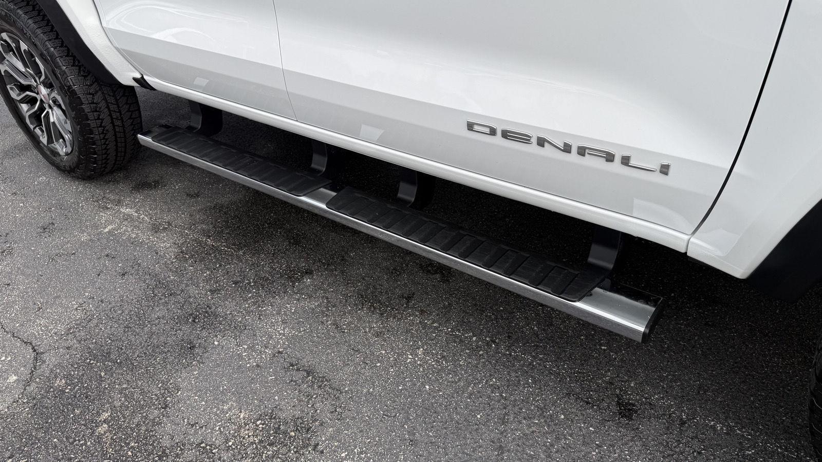 GMC Canyon Denali Crew Cab 4WD 2023