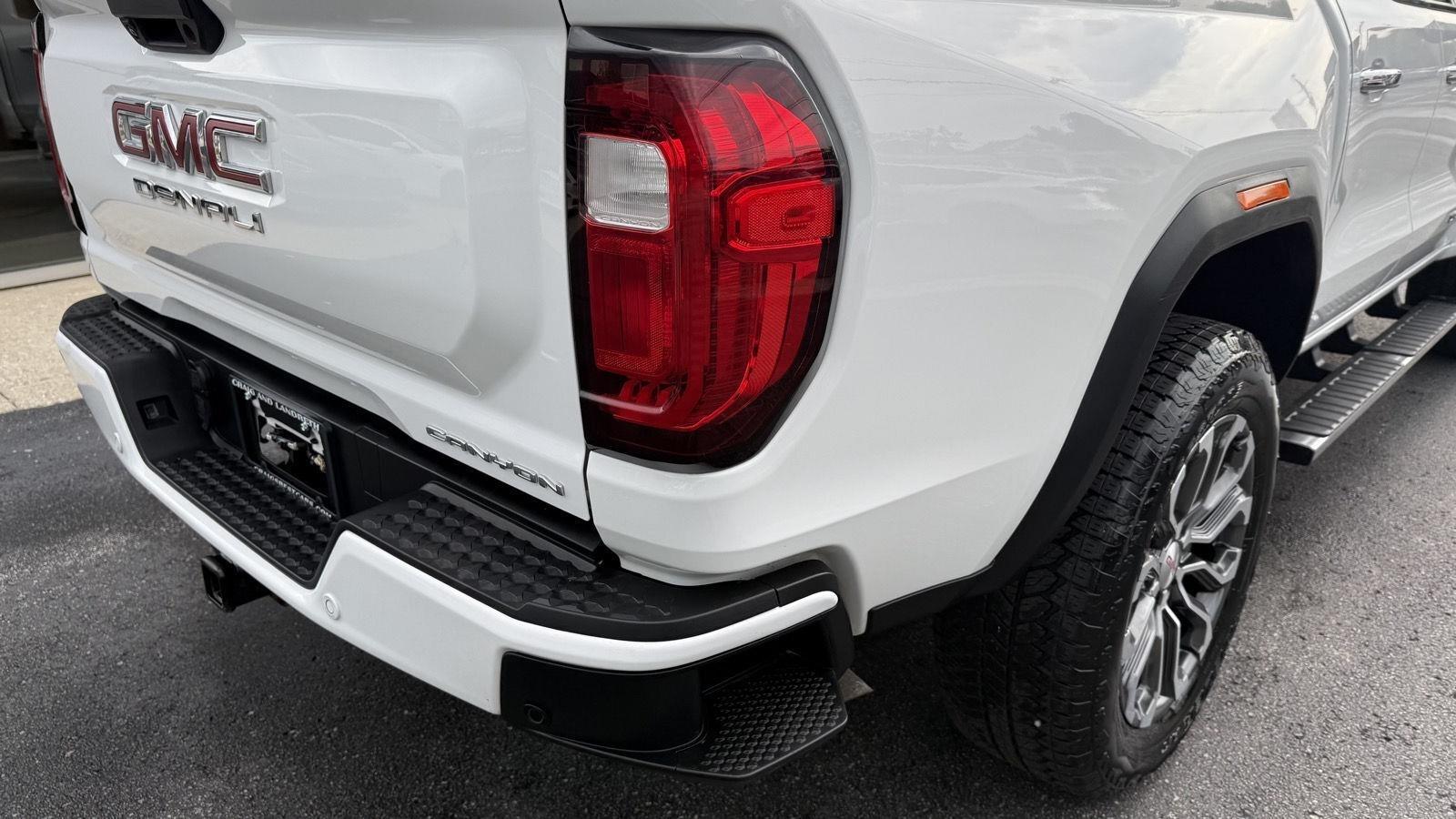 GMC Canyon Denali Crew Cab 4WD 2023