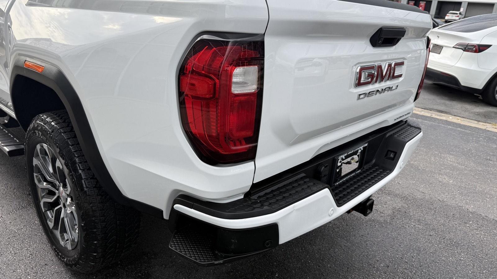GMC Canyon Denali Crew Cab 4WD 2023