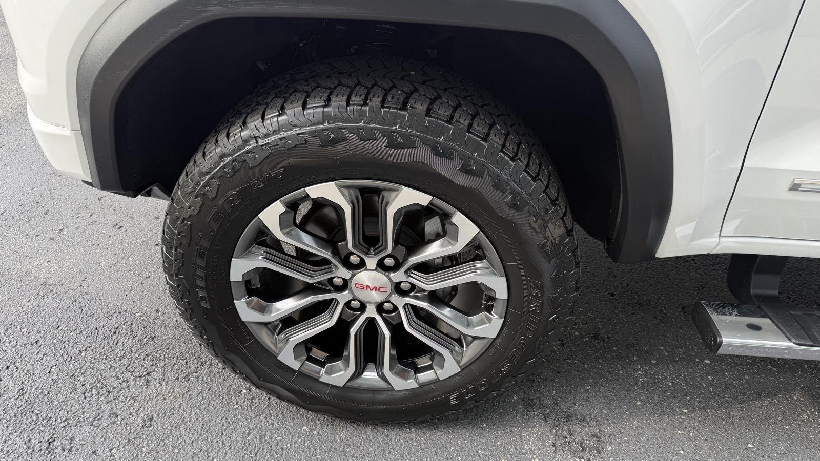 GMC Canyon Denali Crew Cab 4WD 2023