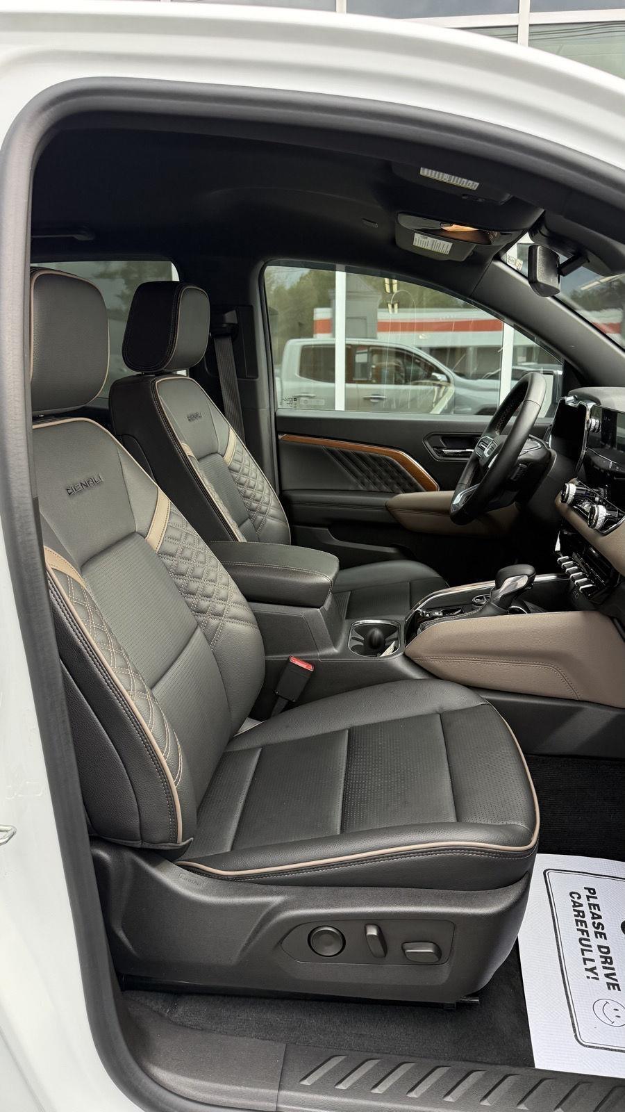 GMC Canyon Denali Crew Cab 4WD 2023