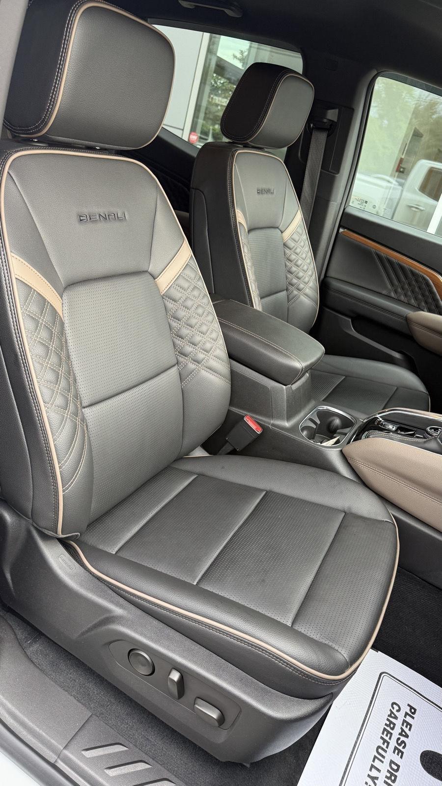 GMC Canyon Denali Crew Cab 4WD 2023