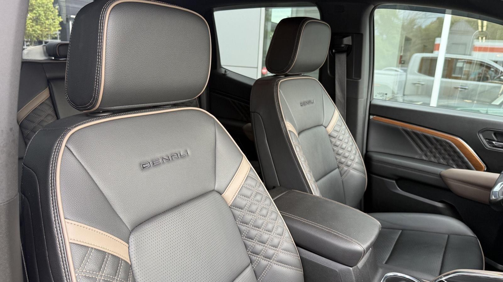 GMC Canyon Denali Crew Cab 4WD 2023