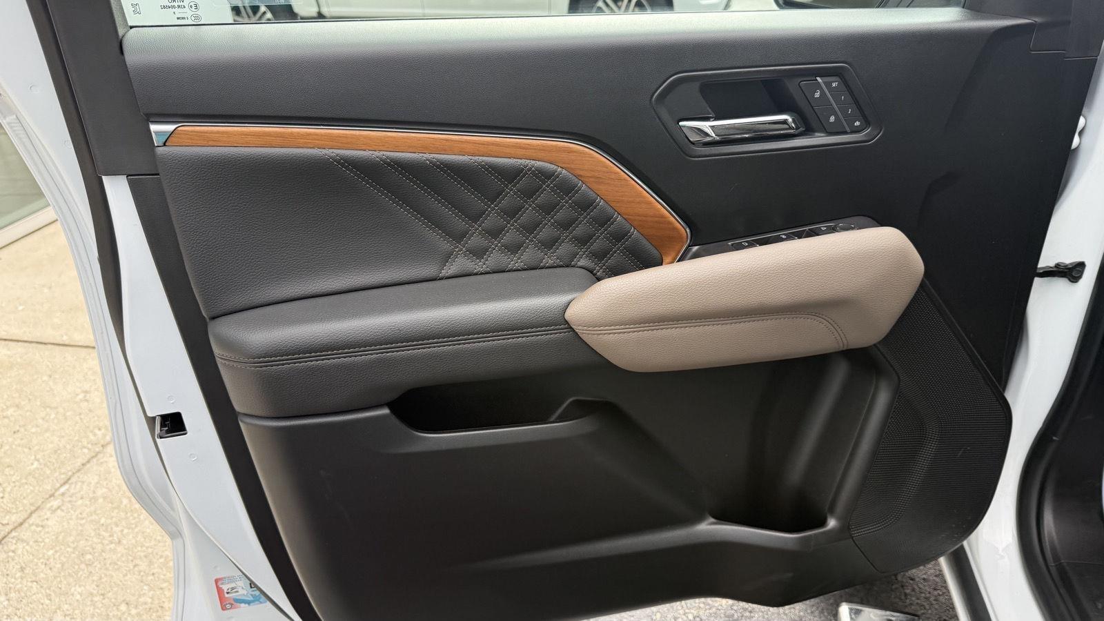 GMC Canyon Denali Crew Cab 4WD 2023
