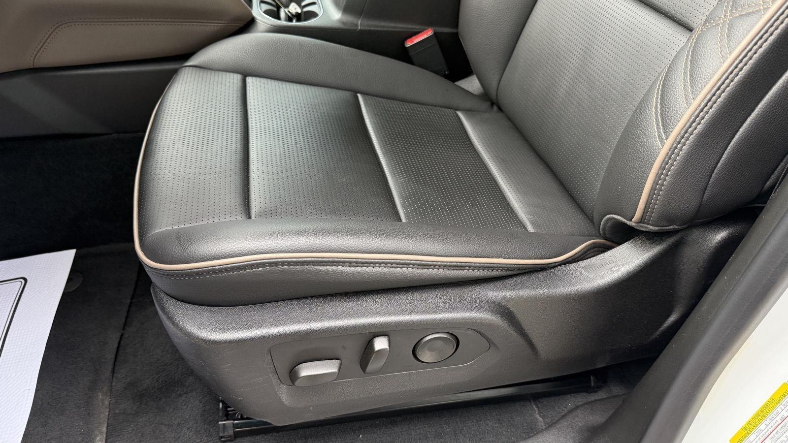GMC Canyon Denali Crew Cab 4WD 2023