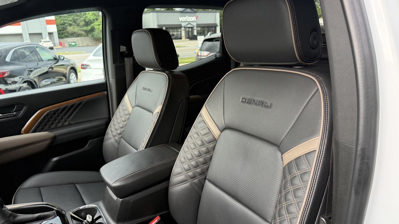 GMC Canyon Denali Crew Cab 4WD 2023