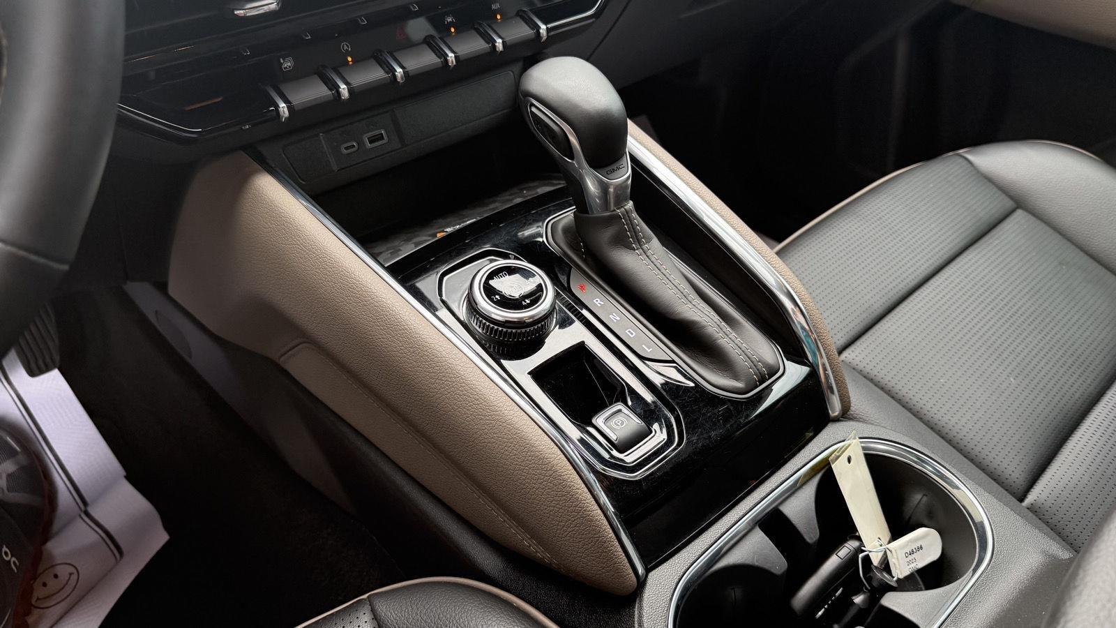 GMC Canyon Denali Crew Cab 4WD 2023