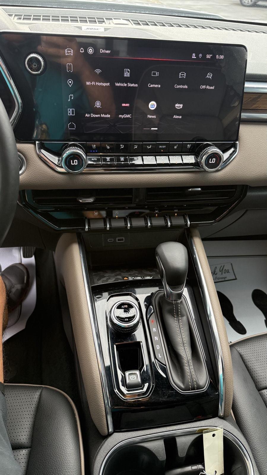 GMC Canyon Denali Crew Cab 4WD 2023