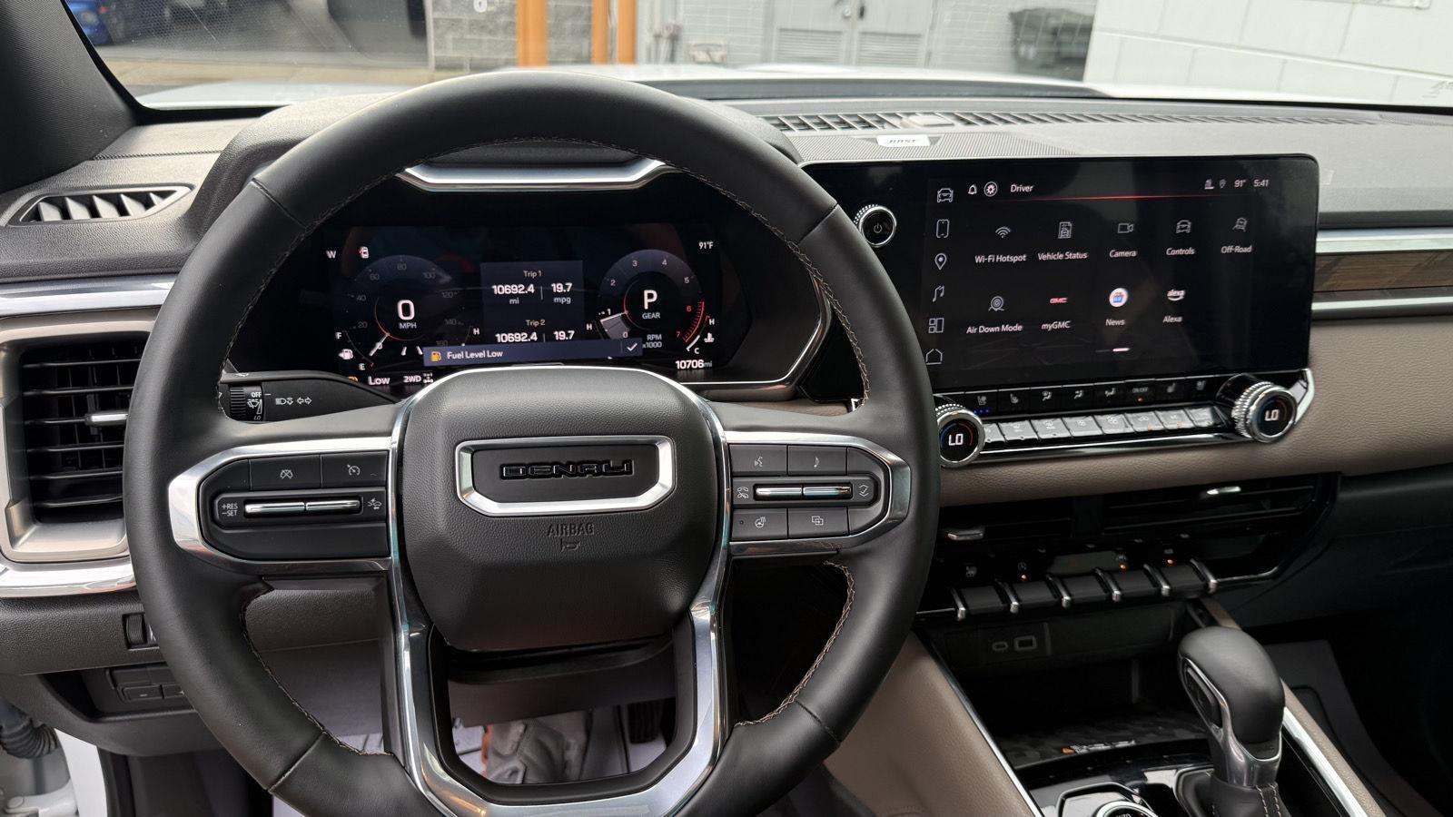 GMC Canyon Denali Crew Cab 4WD 2023