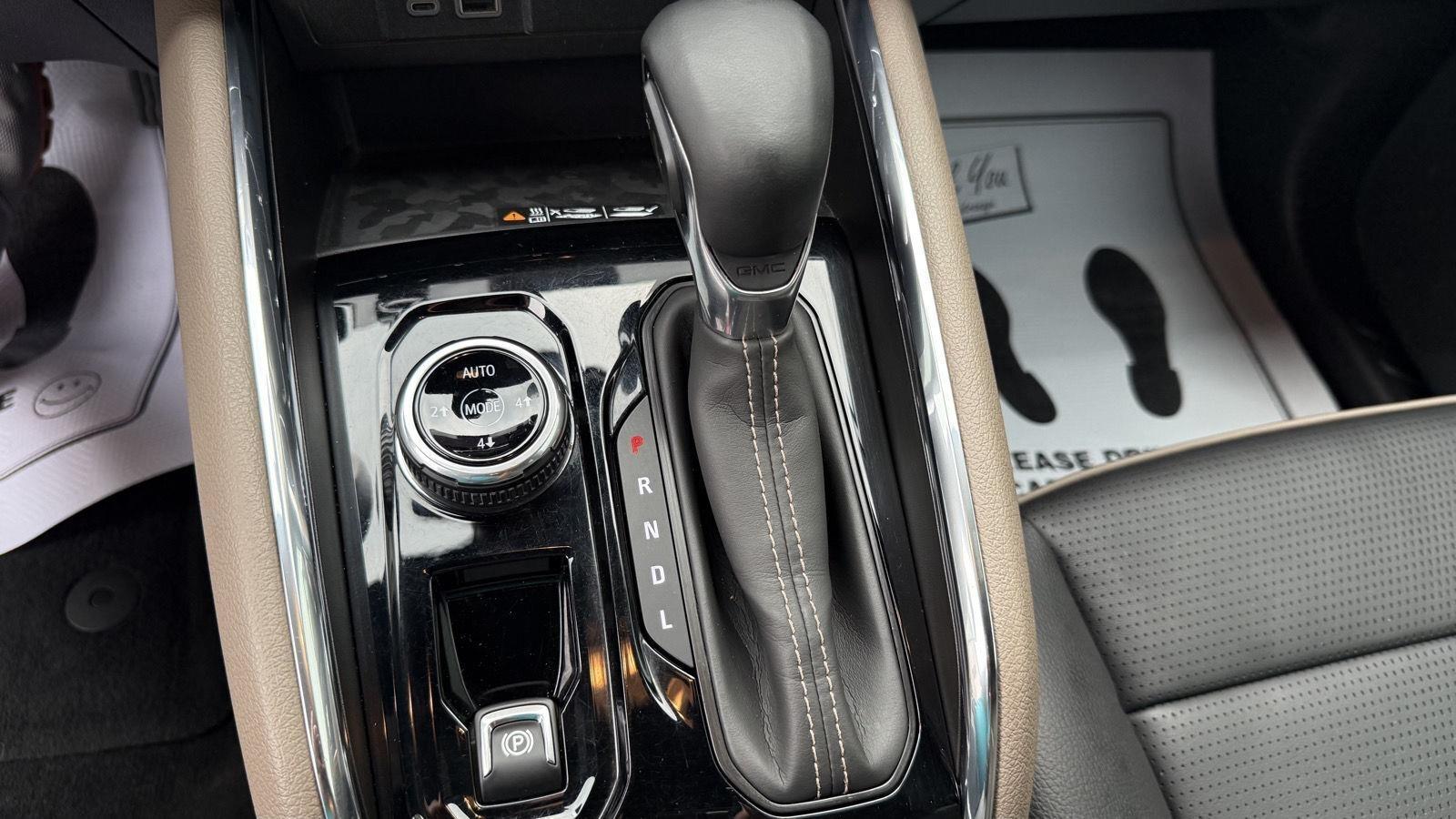 GMC Canyon Denali Crew Cab 4WD 2023