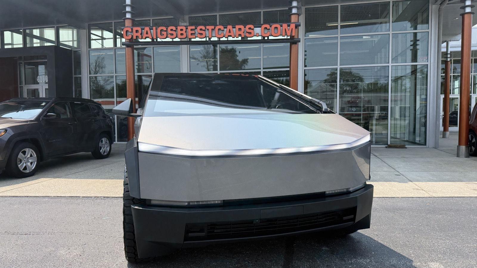 Tesla Cybertruck Base 2025